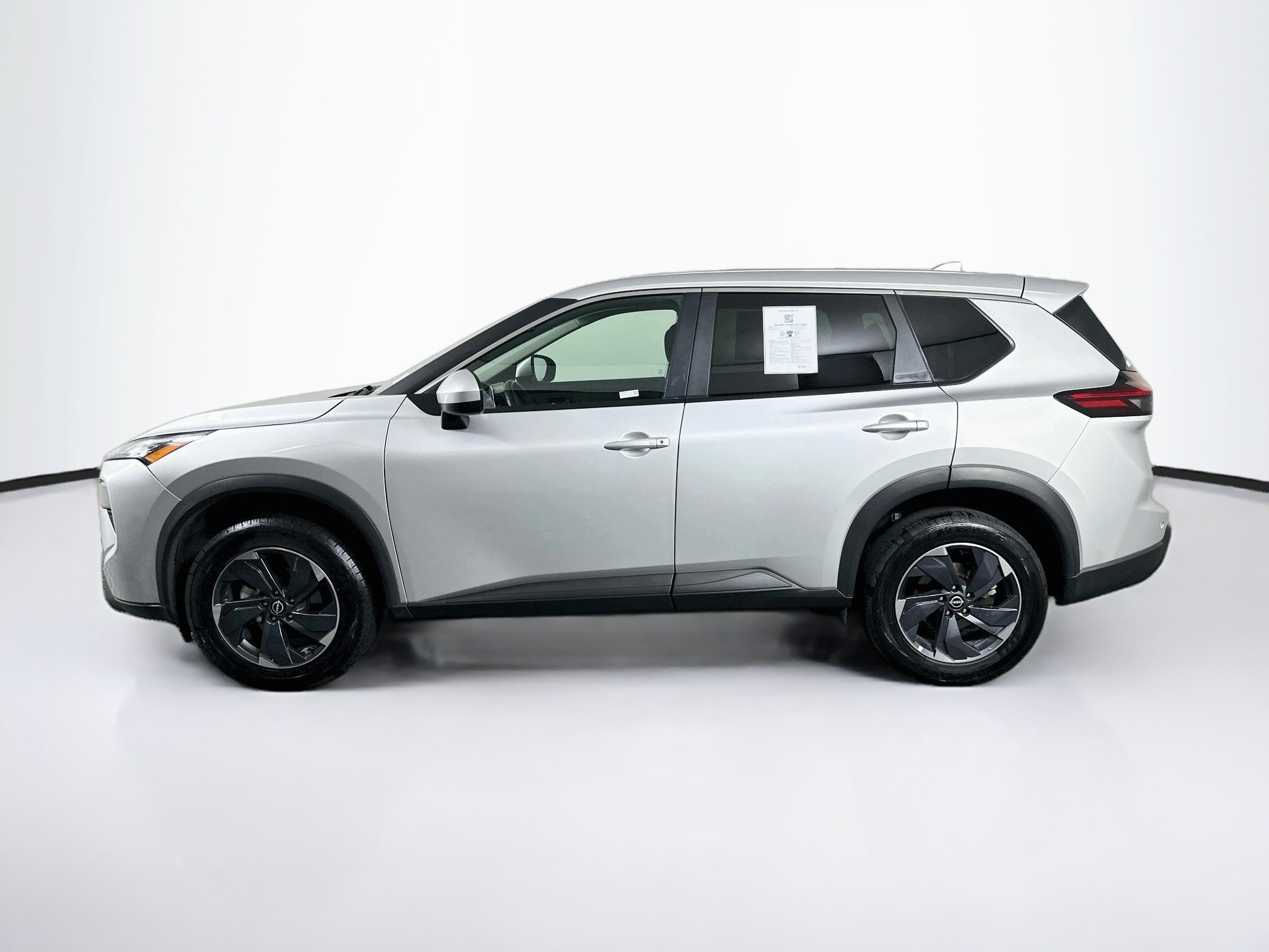 Used 2025 Nissan Rogue SV FWD SV