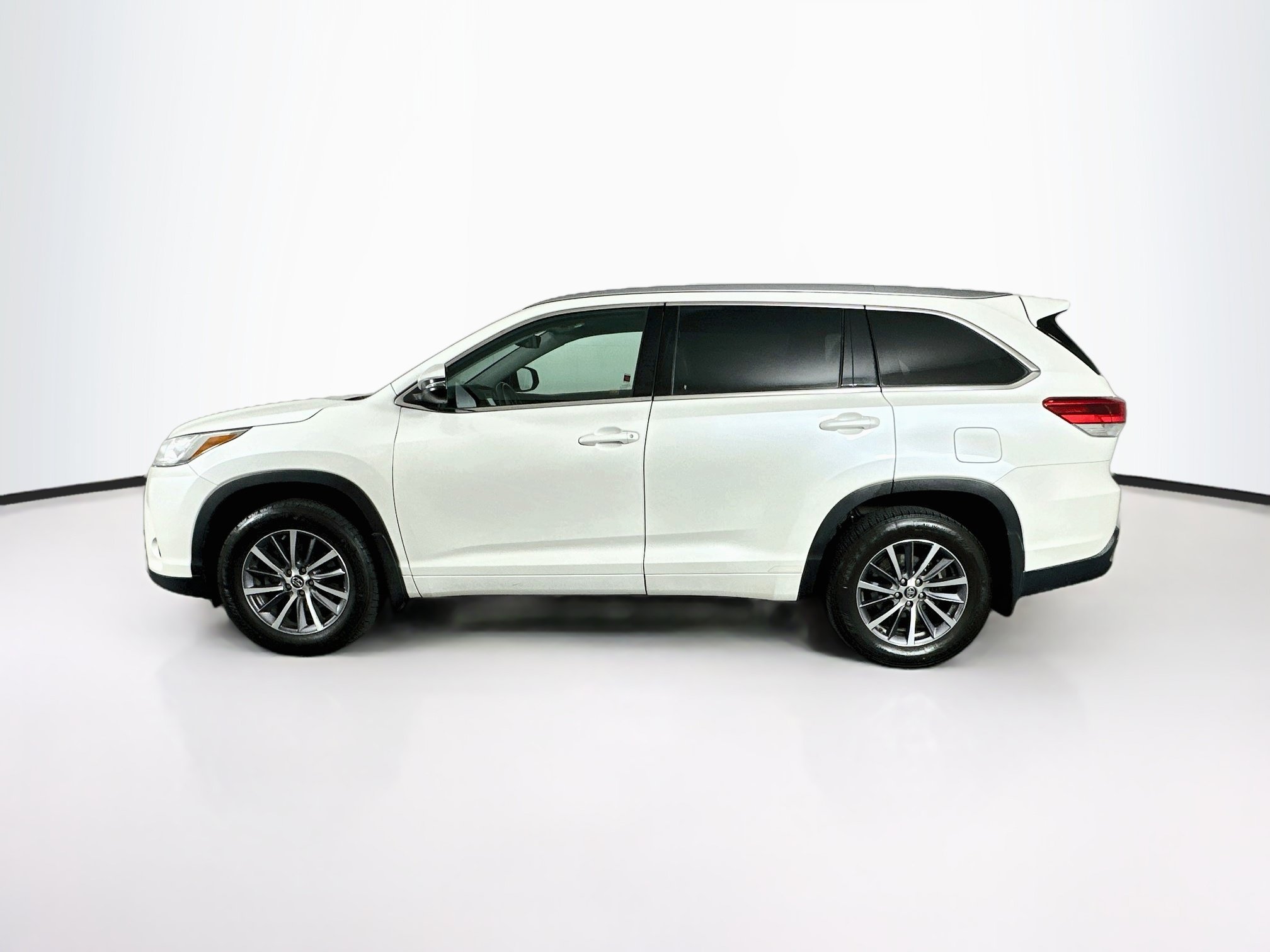 Used 2018 Toyota Highlander XLE XLE V6 AWD