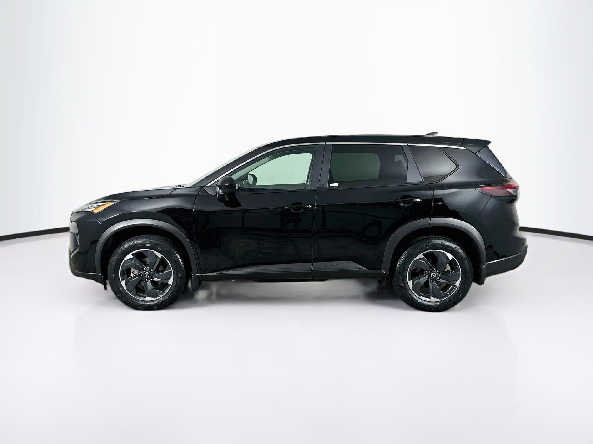 Used 2025 Nissan Rogue SV FWD SV