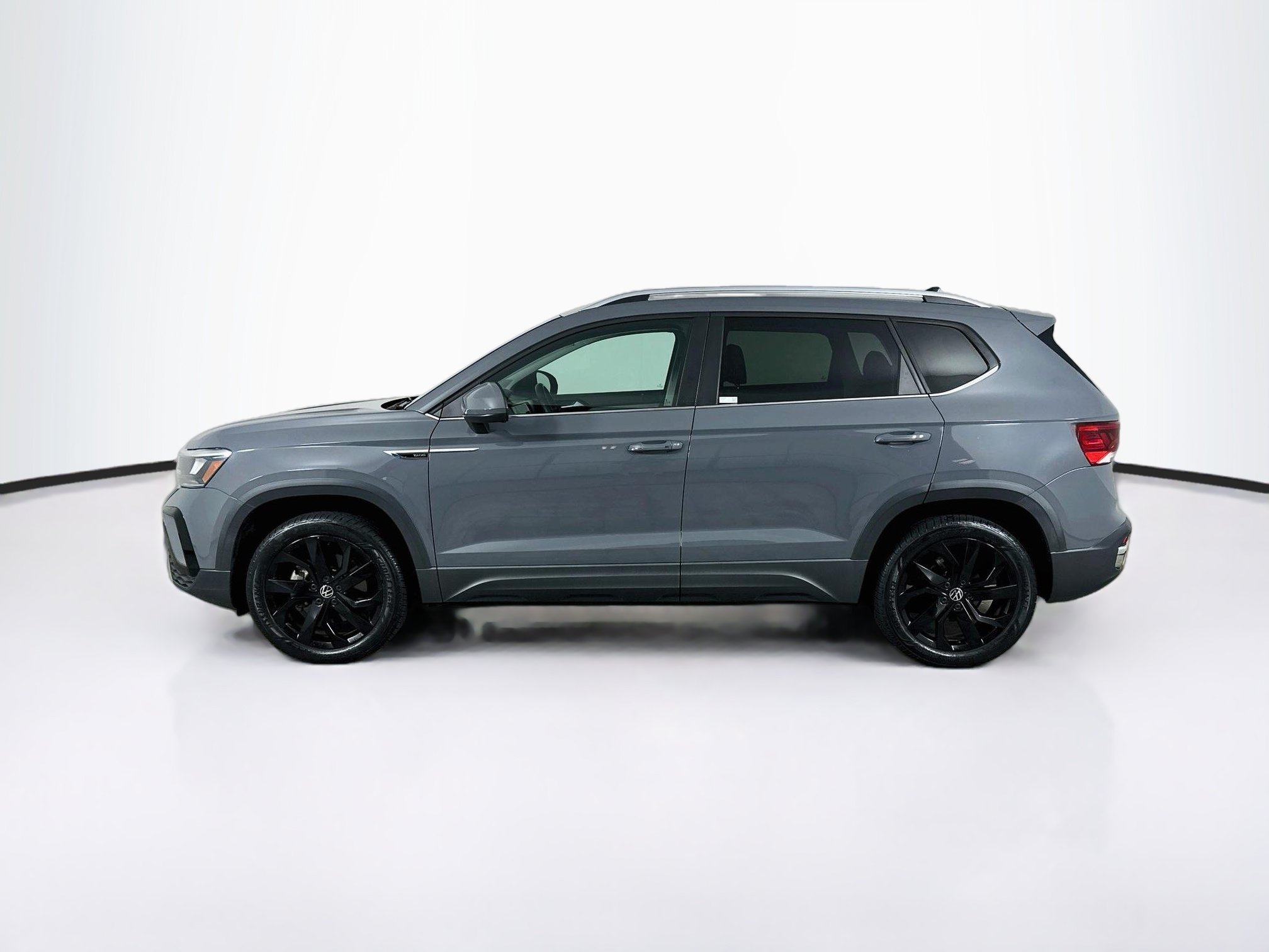 Used 2023 Volkswagen Taos SE SE FWD