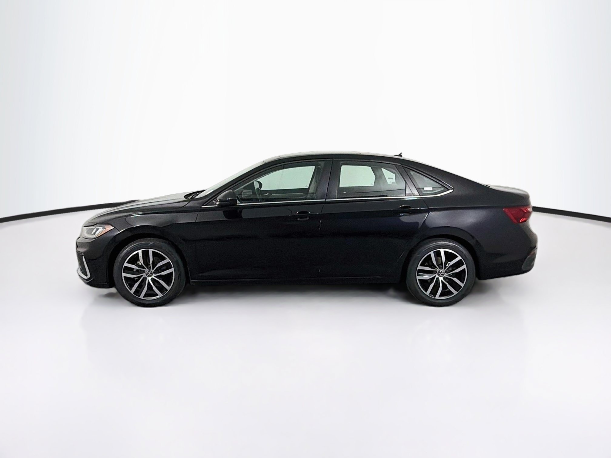 Used 2025 Volkswagen Jetta SE SE Auto