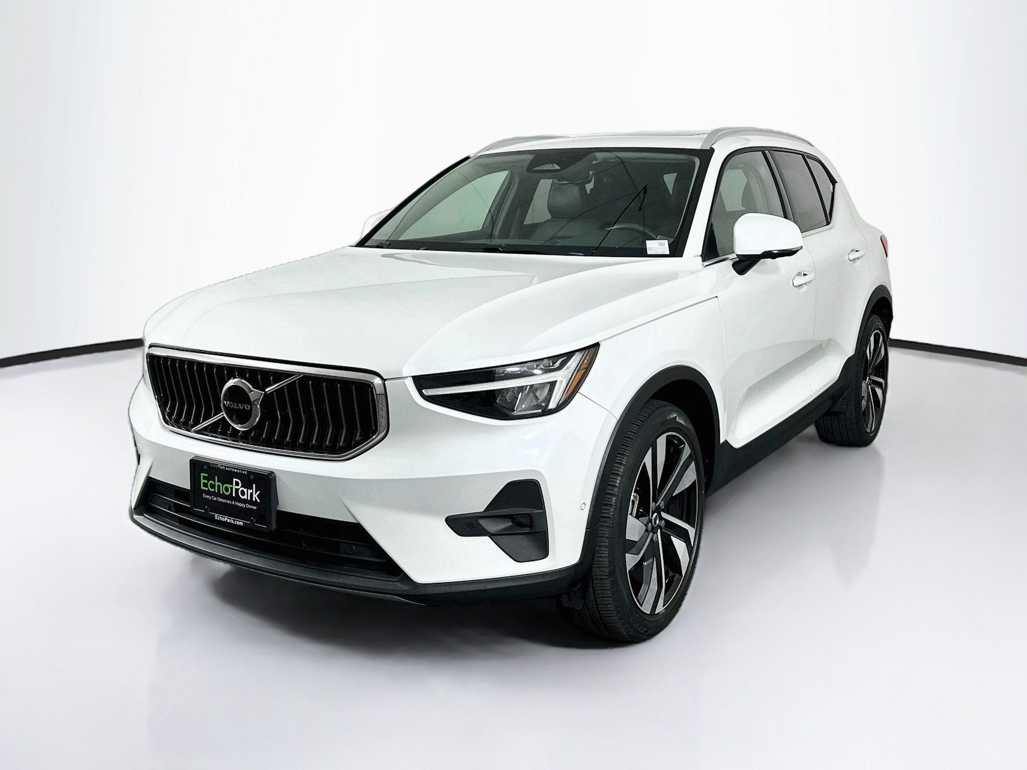 Used 2023 Volvo XC40 Ultimate Bright Theme B5 AWD Ultimate Bright Theme