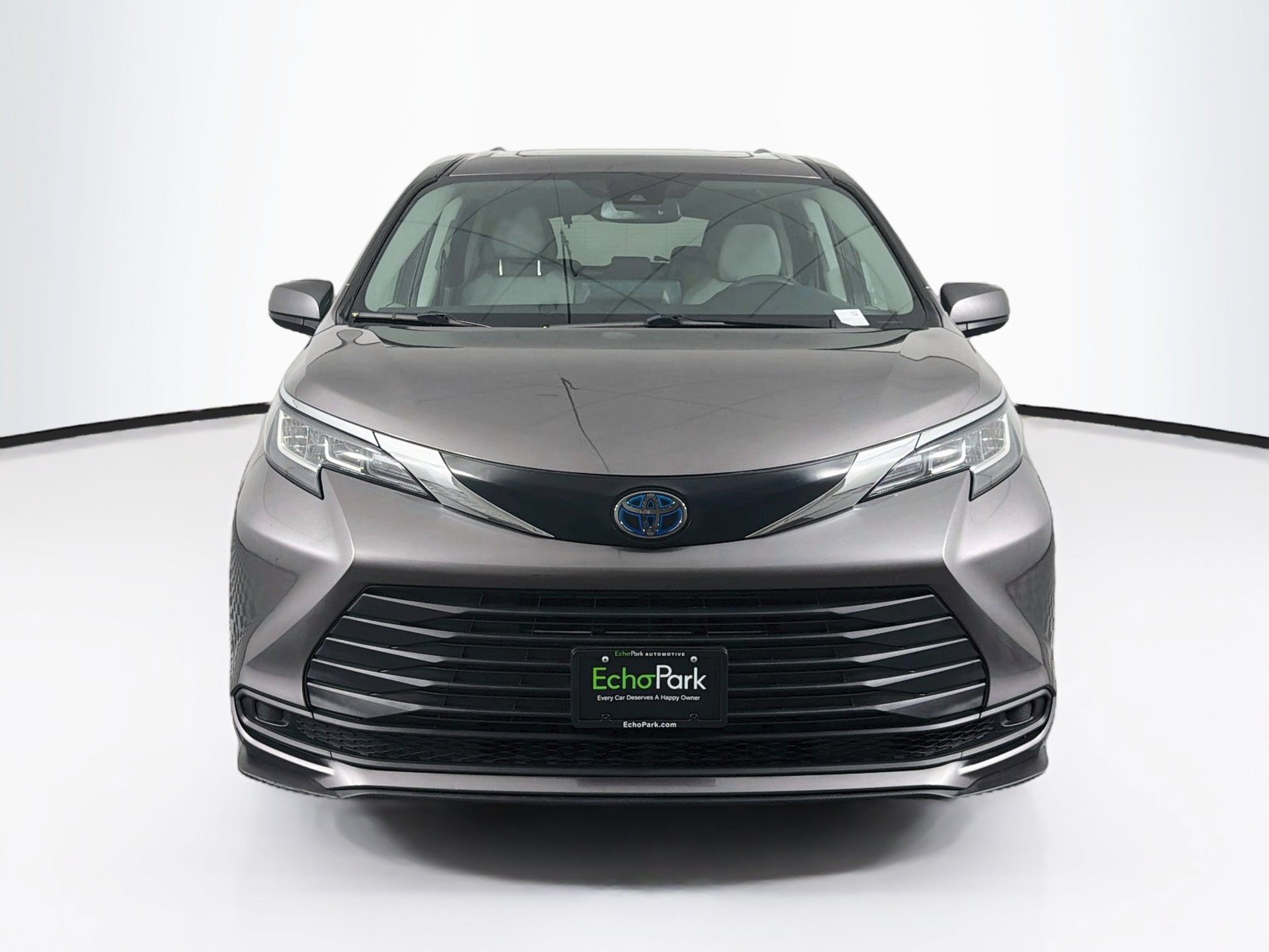 Used 2022 Toyota Sienna LE LE FWD 8-Passenger