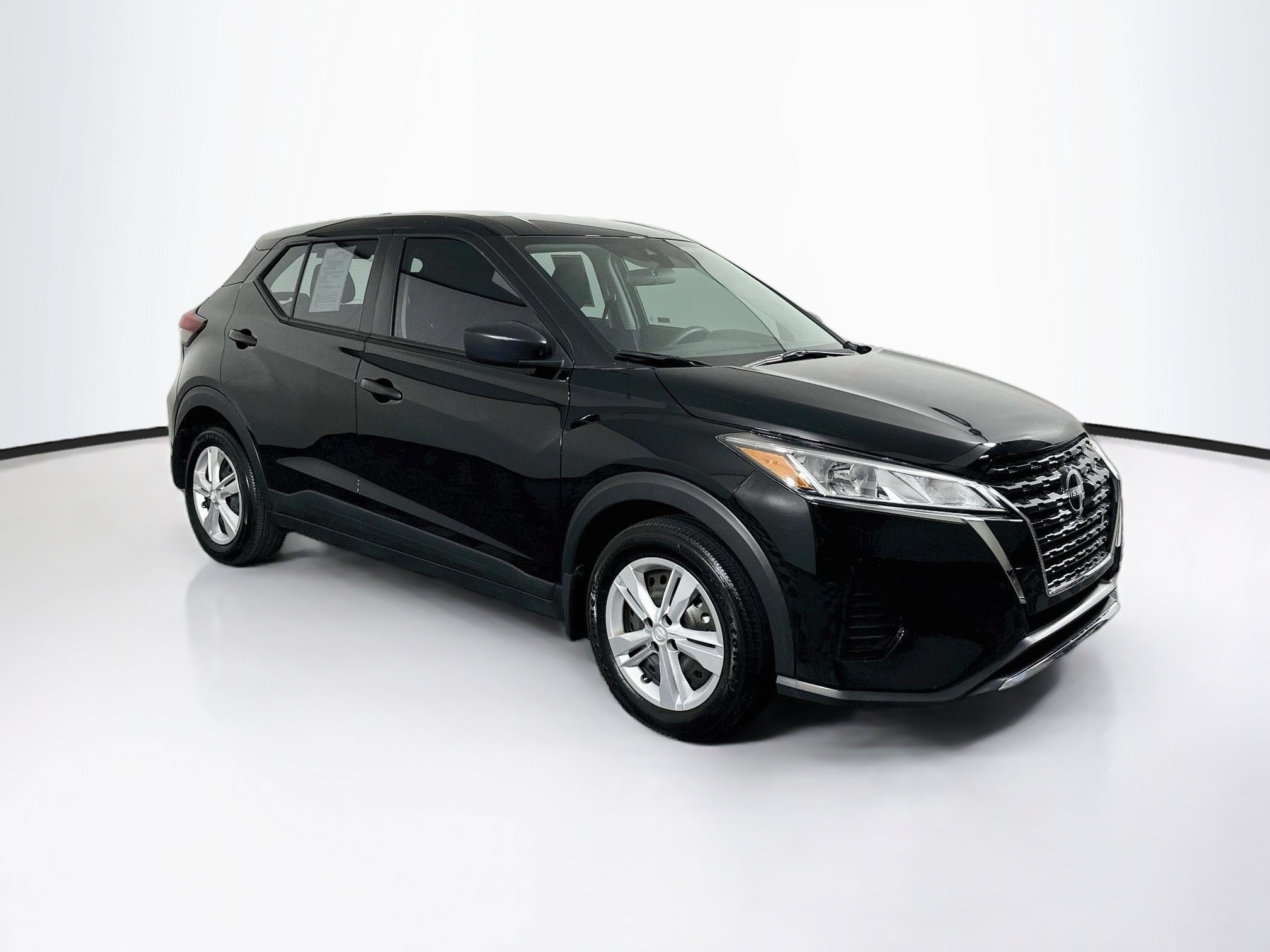  Nissan Kicks Play