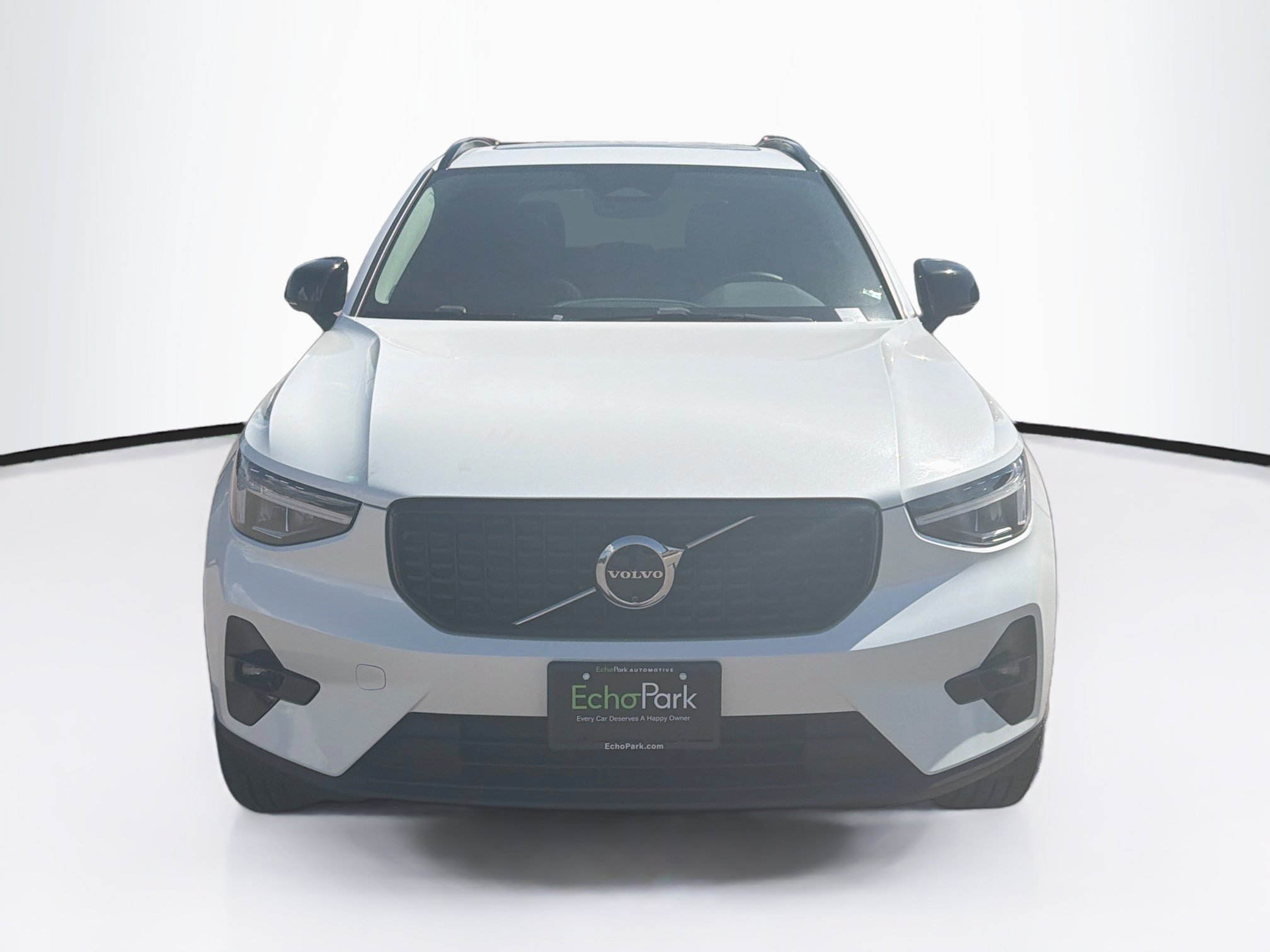 Used 2025 Volvo XC40 Plus Dark Theme B5 AWD Plus Dark Theme