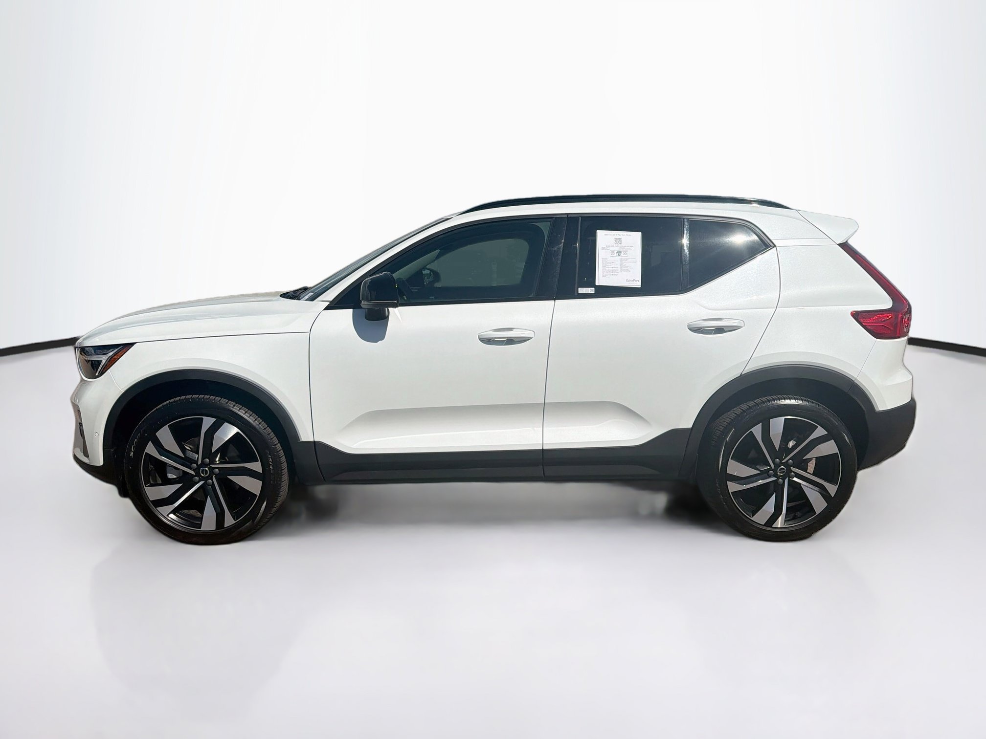 Used 2025 Volvo XC40 Plus Dark Theme B5 AWD Plus Dark Theme