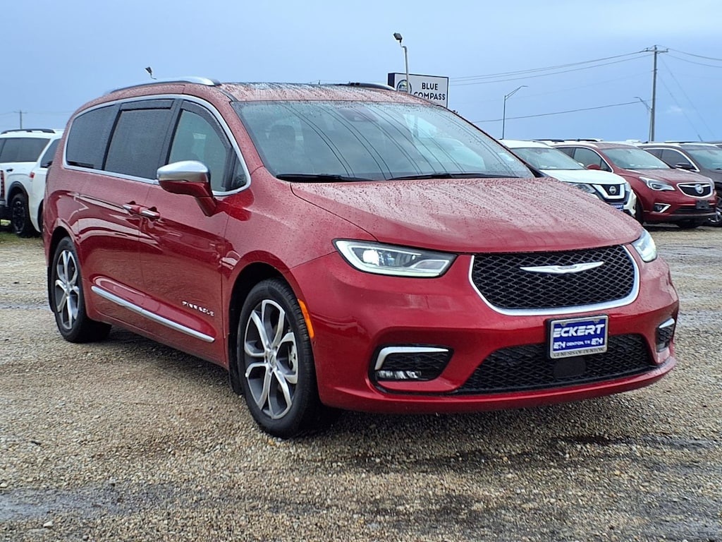 Used 2024 Chrysler Pacifica Pinnacle Van Passenger Van