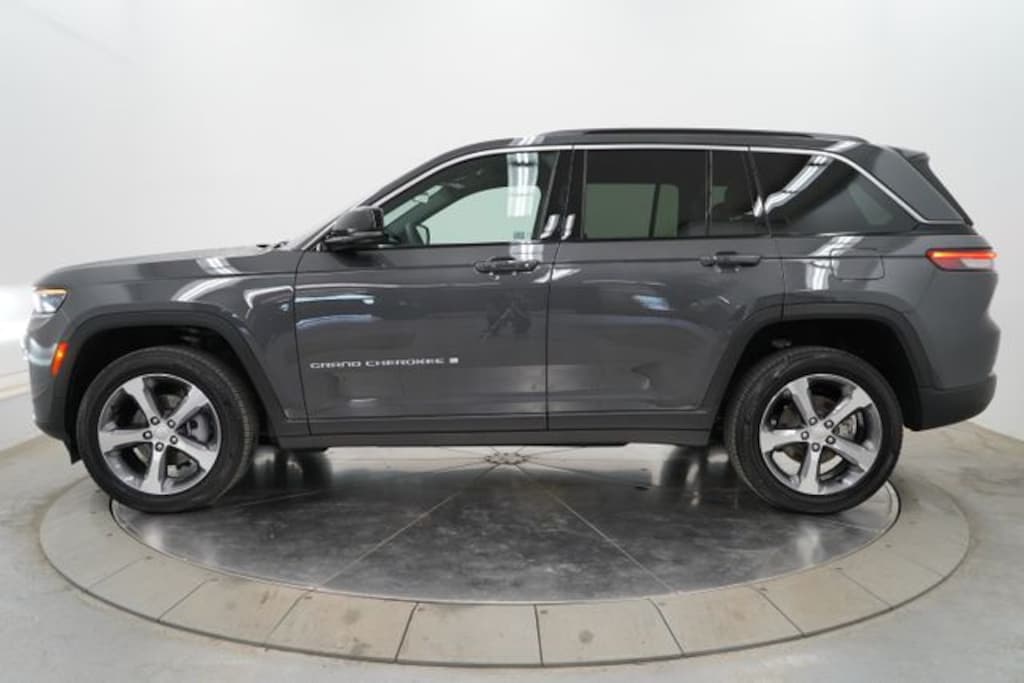 Used 2026 Jeep Grand Cherokee Limited SUV