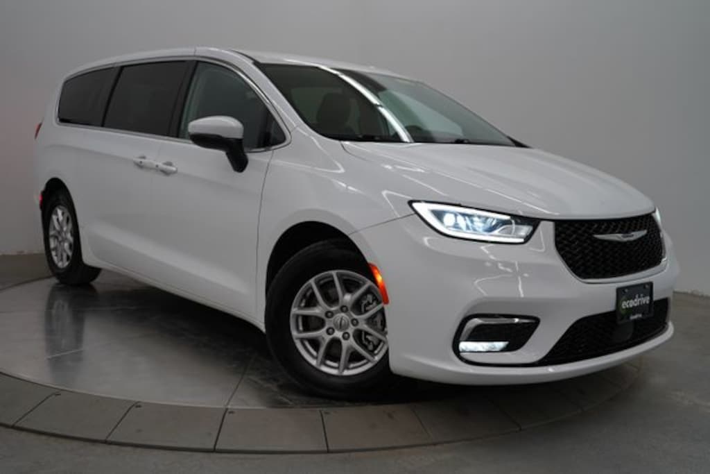 Used 2023 Chrysler Pacifica Touring L Van Passenger Van