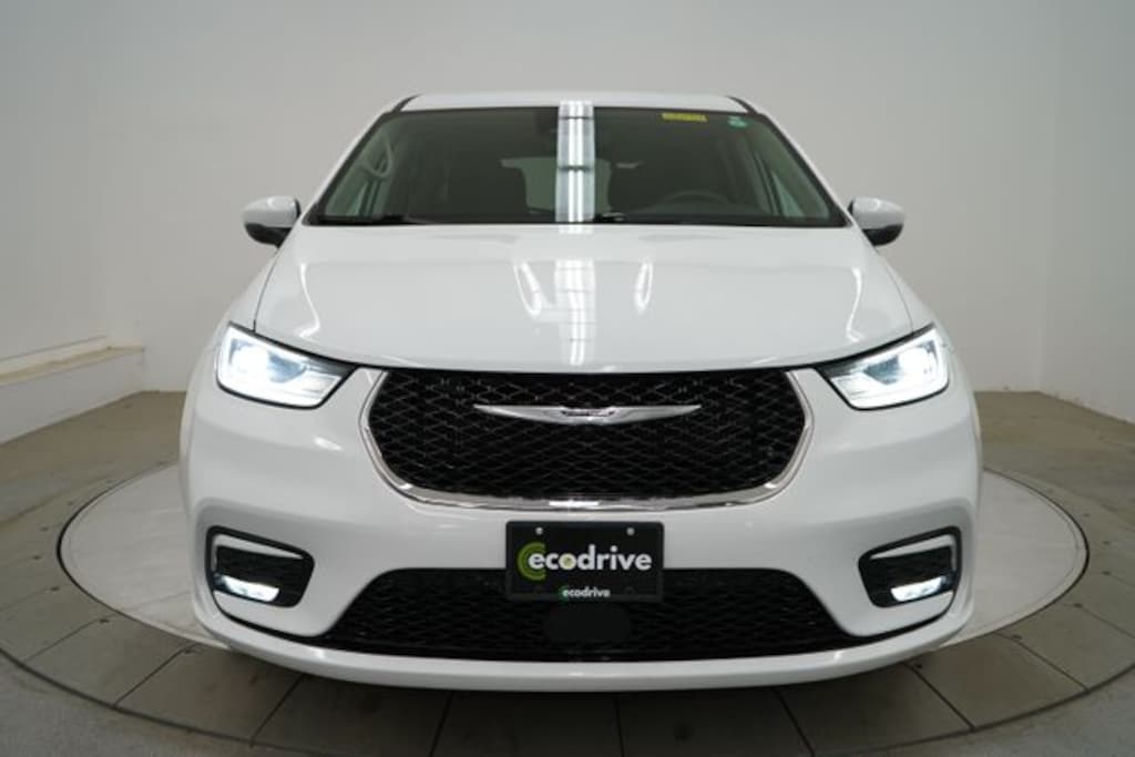 Used 2023 Chrysler Pacifica Touring L Van Passenger Van