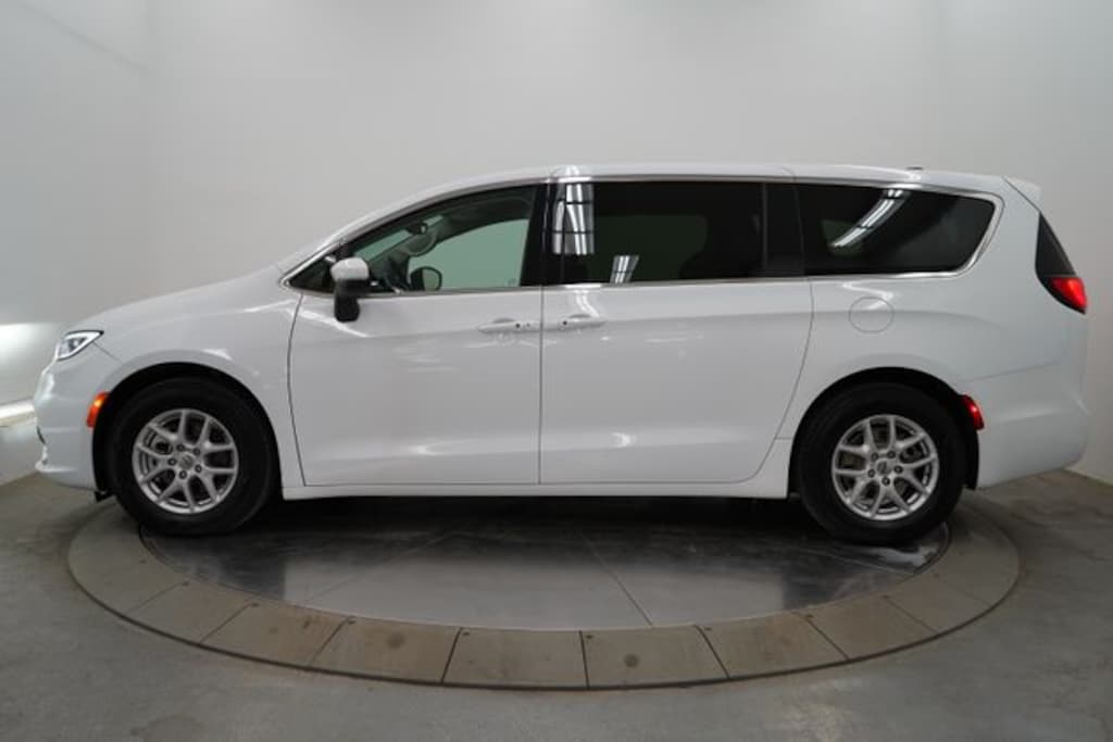 Used 2023 Chrysler Pacifica Touring L Van Passenger Van