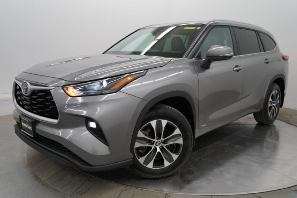 Used 2026 Toyota Highlander Hybrid XLE SUV