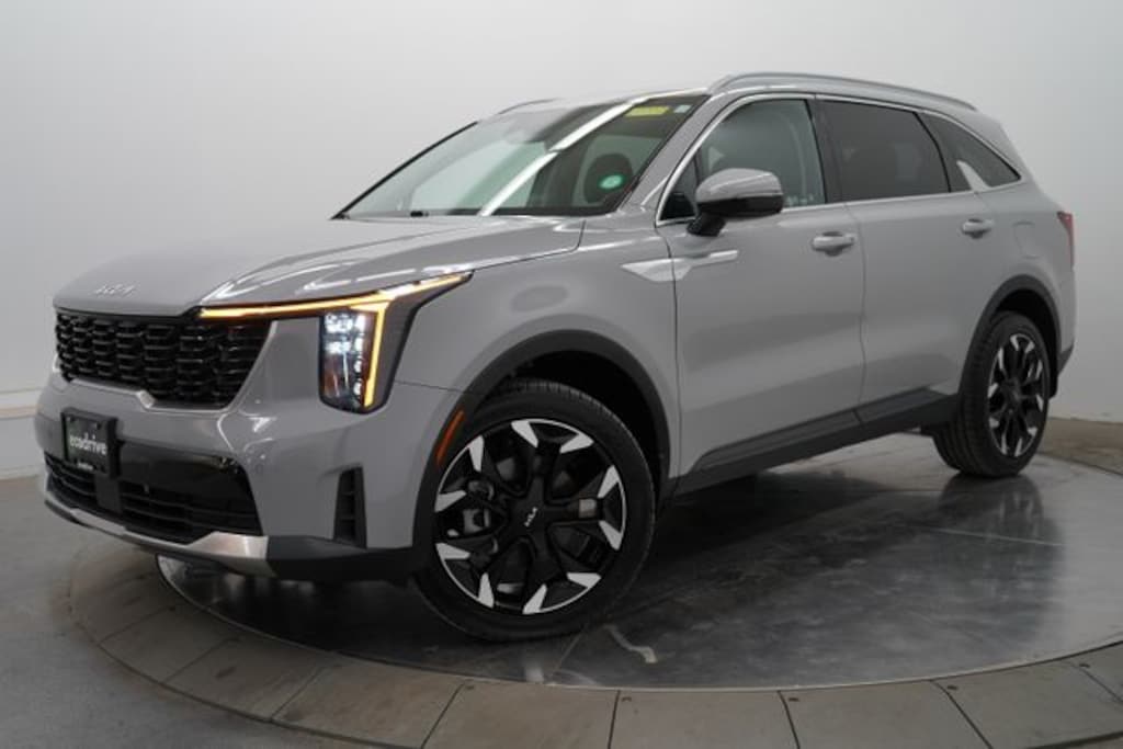 Used 2025 Kia Sorento SUV