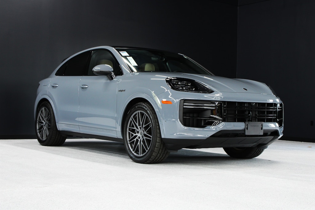 Used 2025 Porsche Cayenne Turbo E-Hybrid SUV