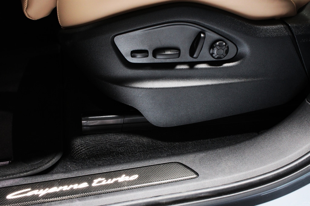 Used 2025 Porsche Cayenne Turbo E-Hybrid SUV