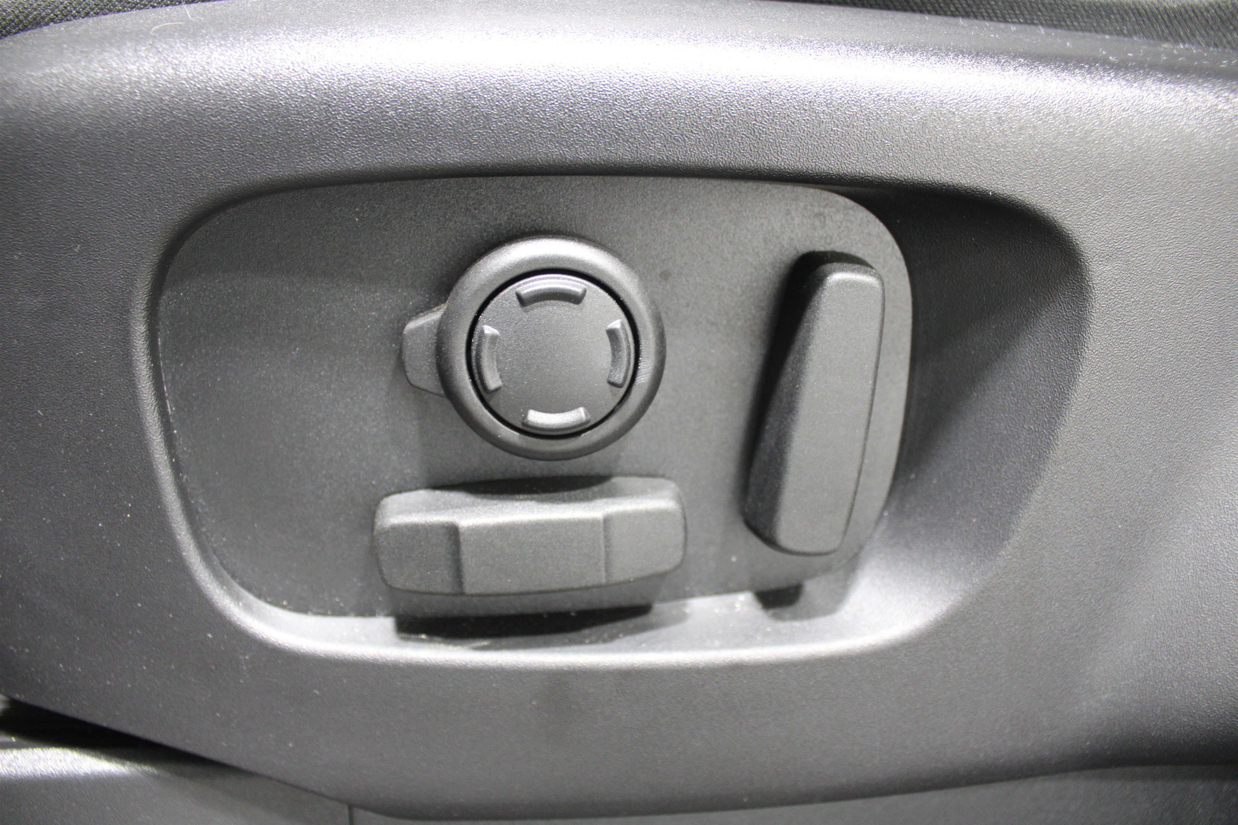 Used 2024 Land Rover Discovery P360 Dynamic SE SUV
