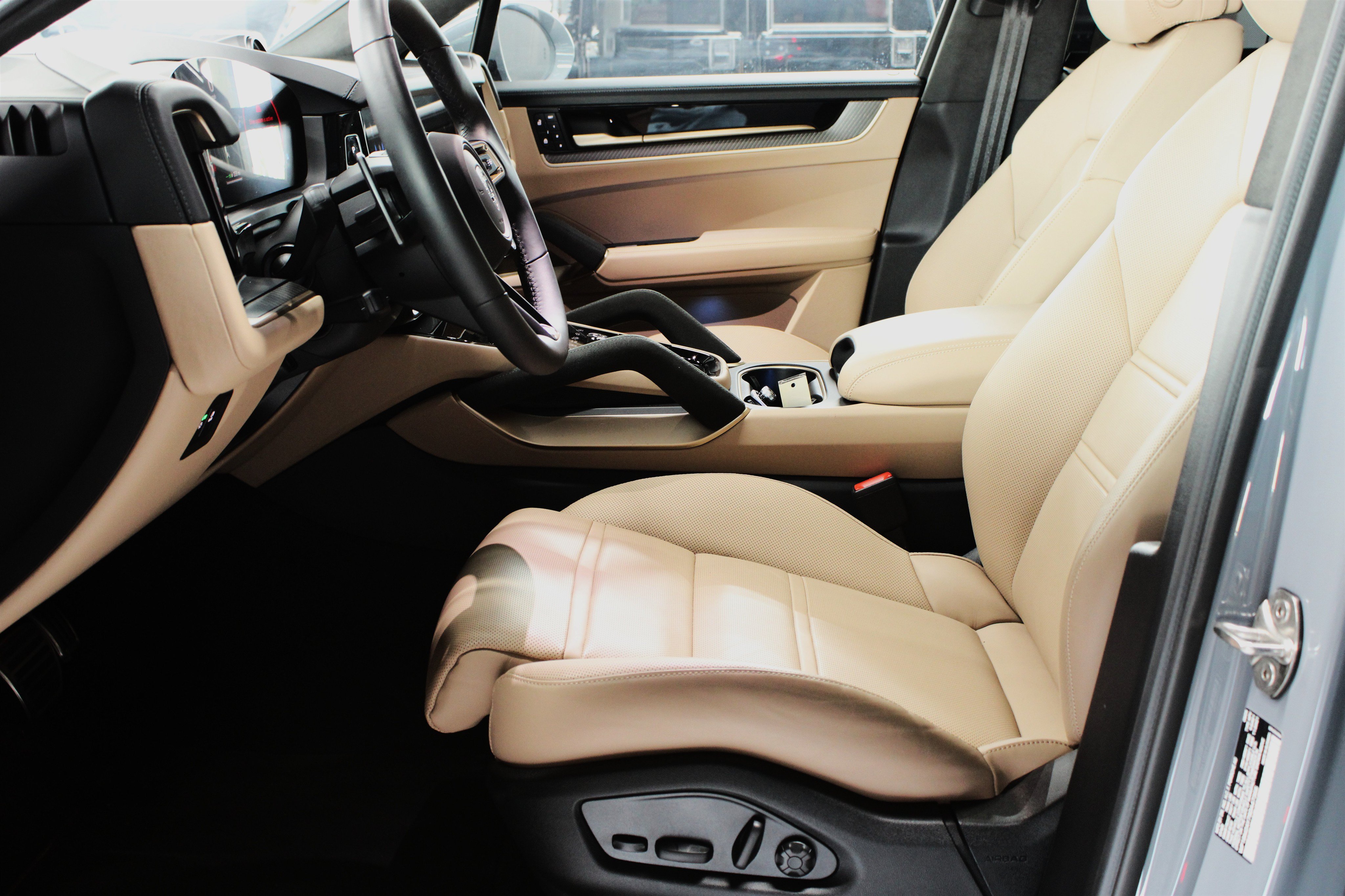 Used 2025 Porsche Cayenne Turbo E-Hybrid SUV