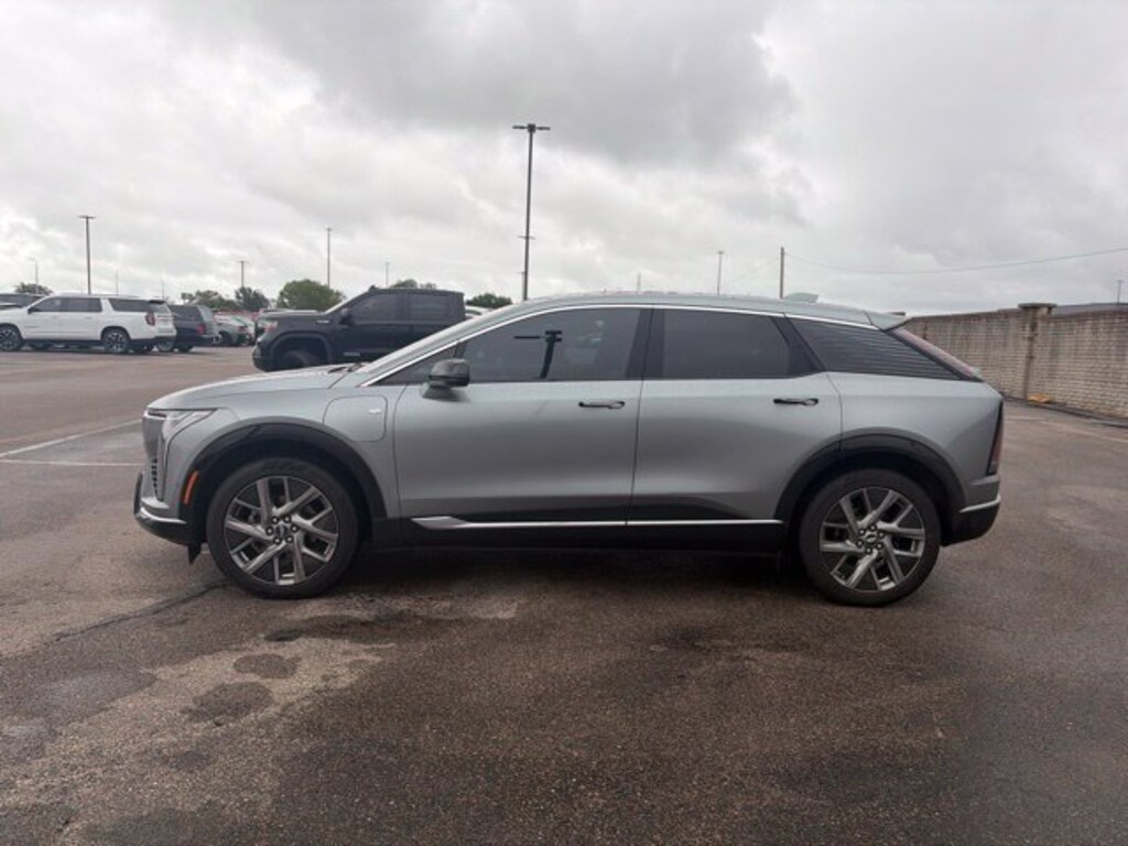 Certified 2025 Cadillac OPTIQ Luxury w/1SE SUV