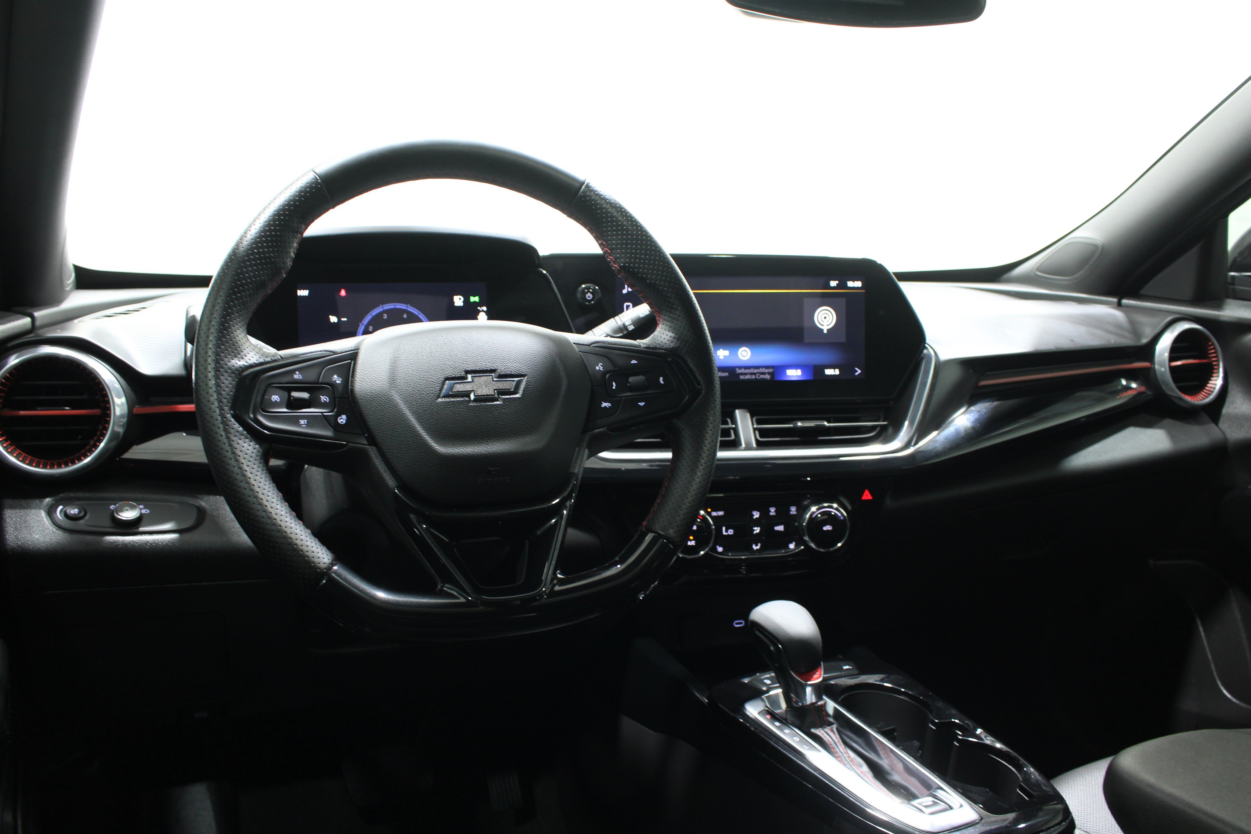 Used 2025 Chevrolet Trax 2RS SUV