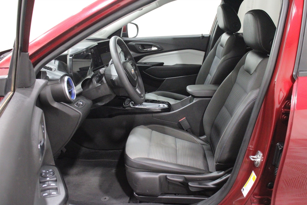 Used 2024 Chevrolet Trax LT SUV