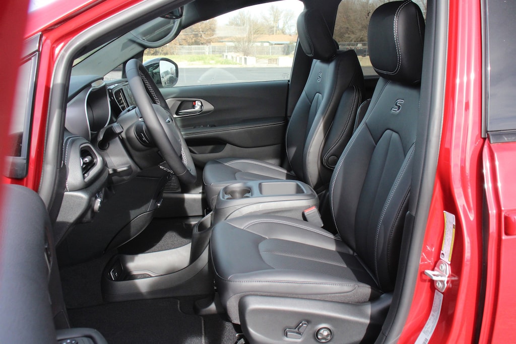 New 2026 Chrysler Pacifica Select Mini-van, Passenger