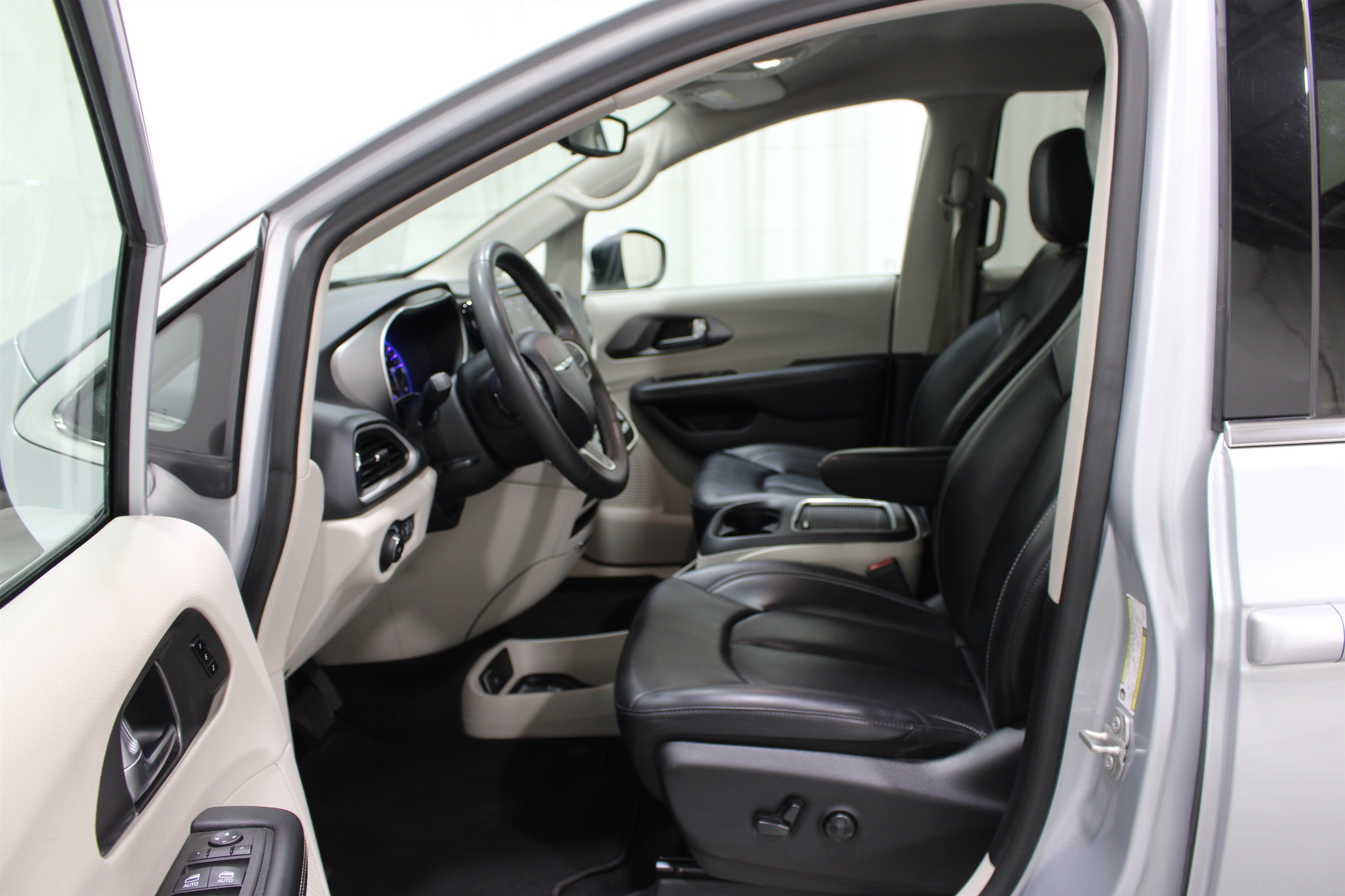 Used 2023 Chrysler Pacifica Touring L Van Passenger Van