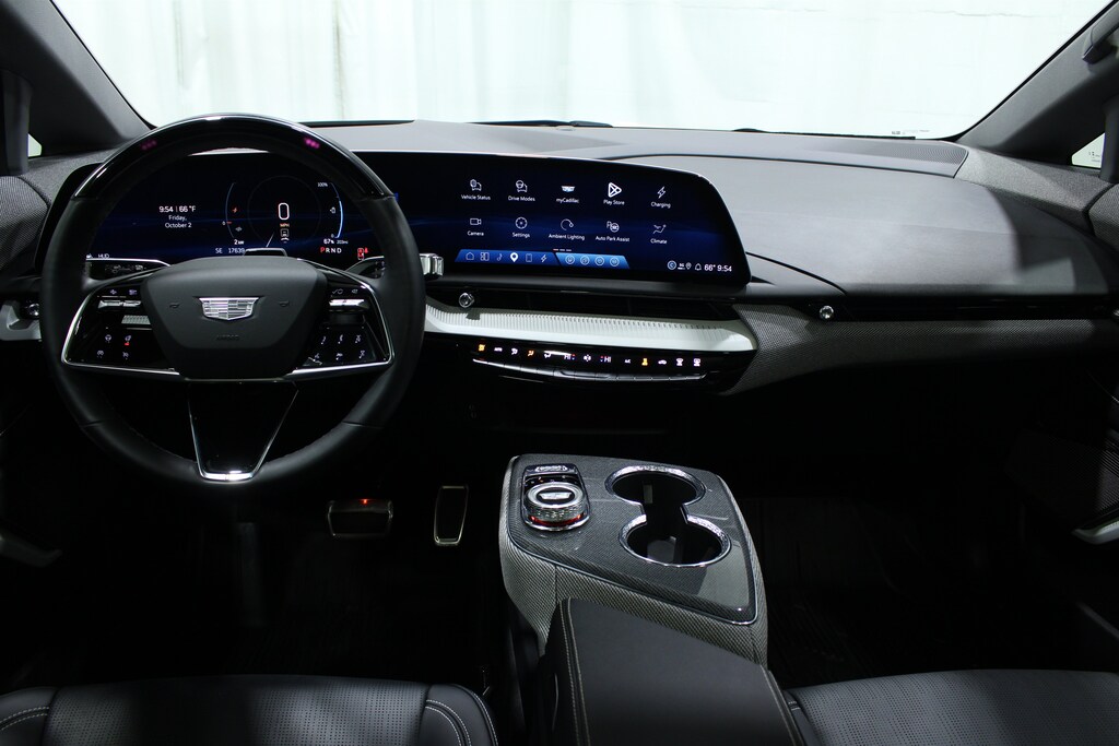 Certified 2025 Cadillac OPTIQ Luxury SUV