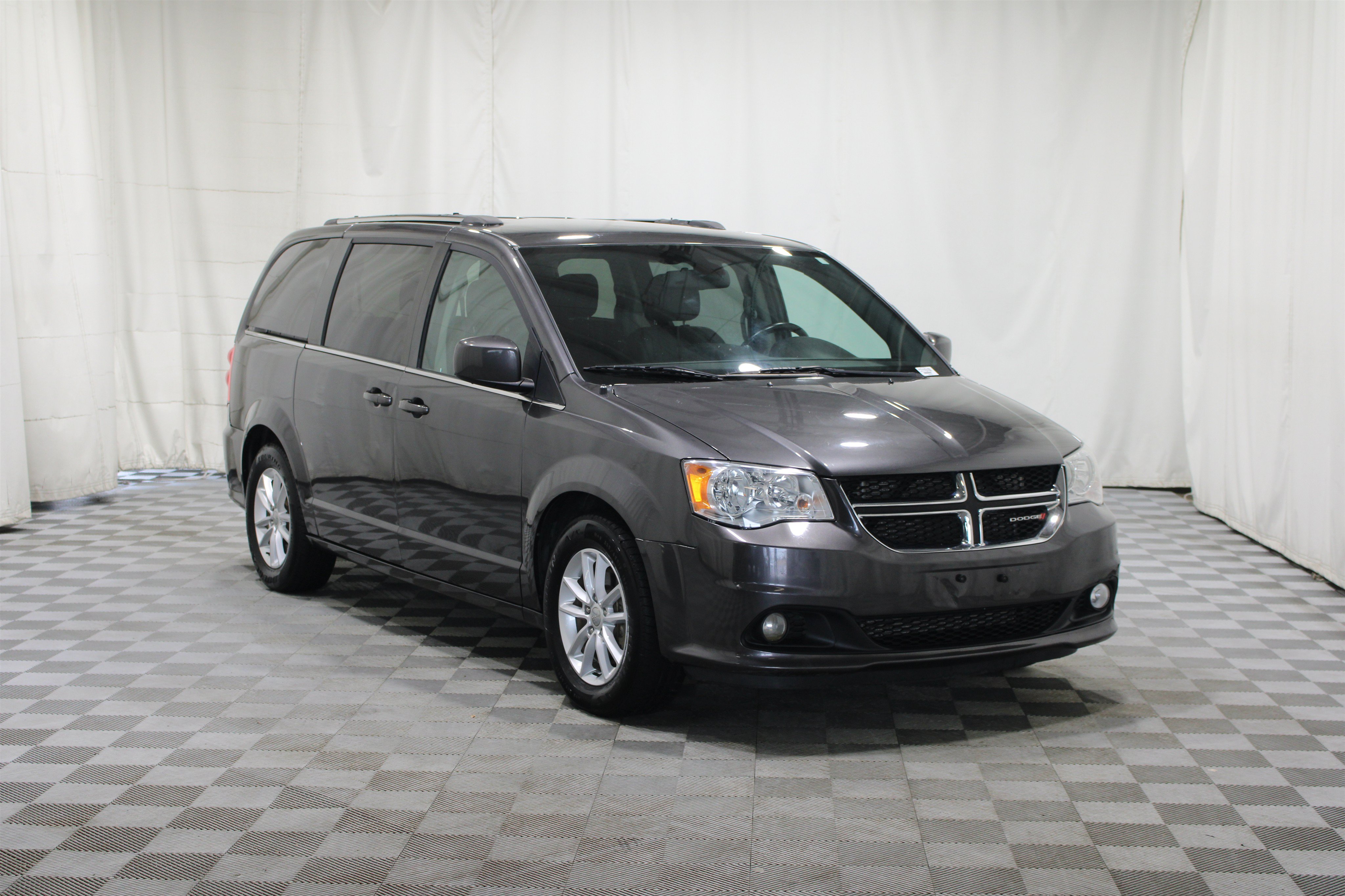 Used 2019 Dodge Grand Caravan SXT Van Passenger Van