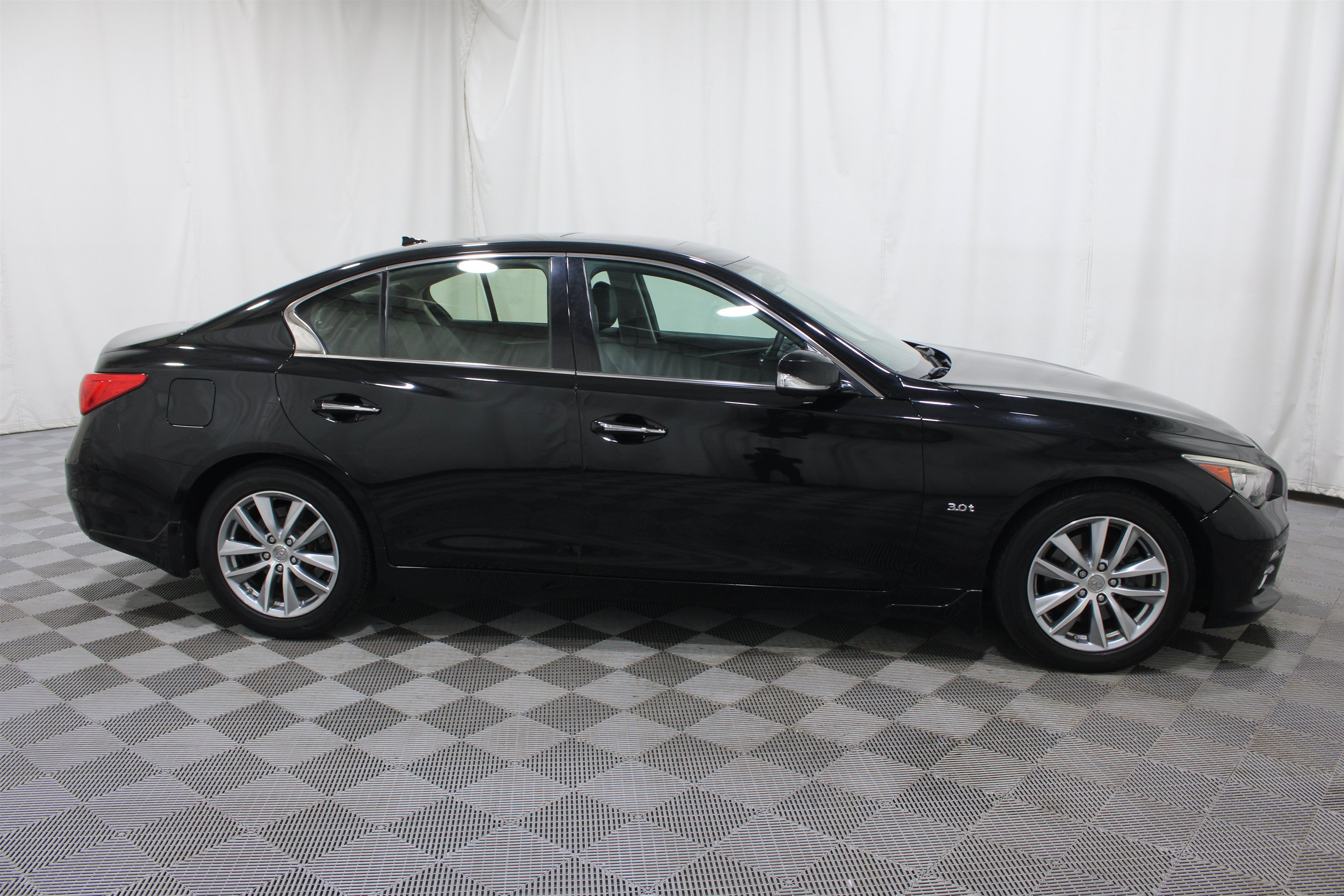 Used 2017 INFINITI Q50 3.0t Premium Sedan