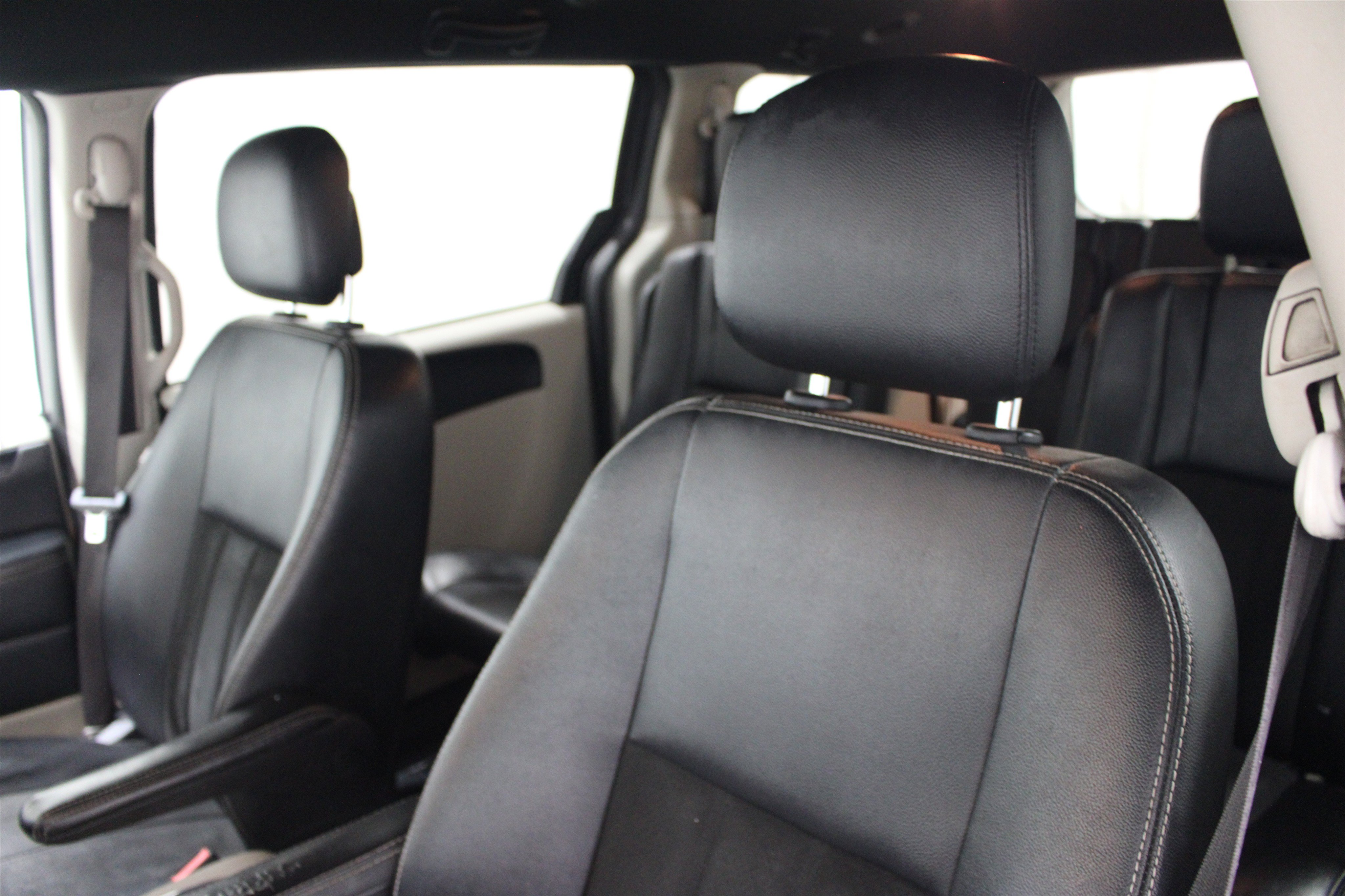Used 2019 Dodge Grand Caravan SXT Van Passenger Van