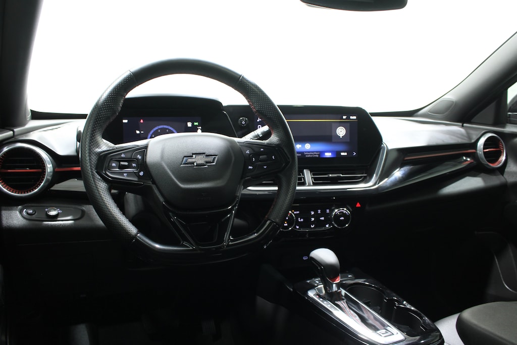 Used 2025 Chevrolet Trax 2RS SUV