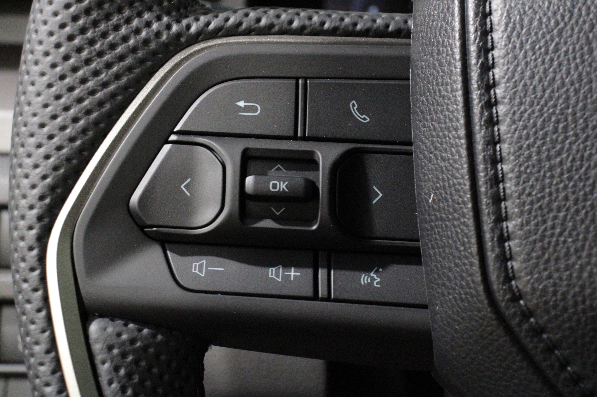 2026 Toyota Tacoma TRD Off Road - Photo 10