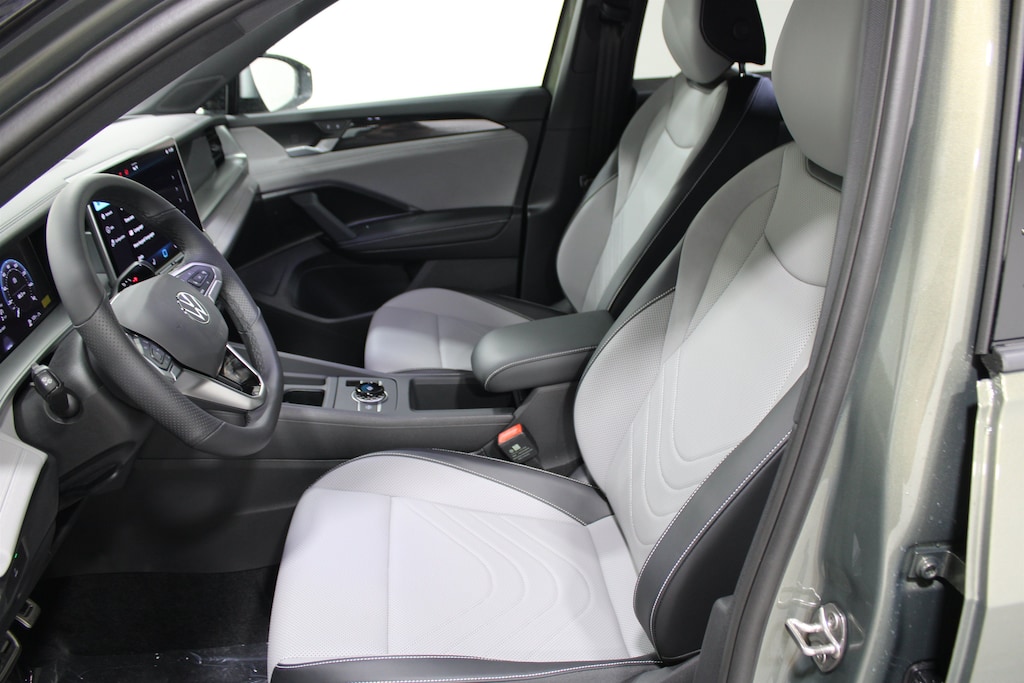 New 2026 Volkswagen Tiguan SE R-Line Black SUV