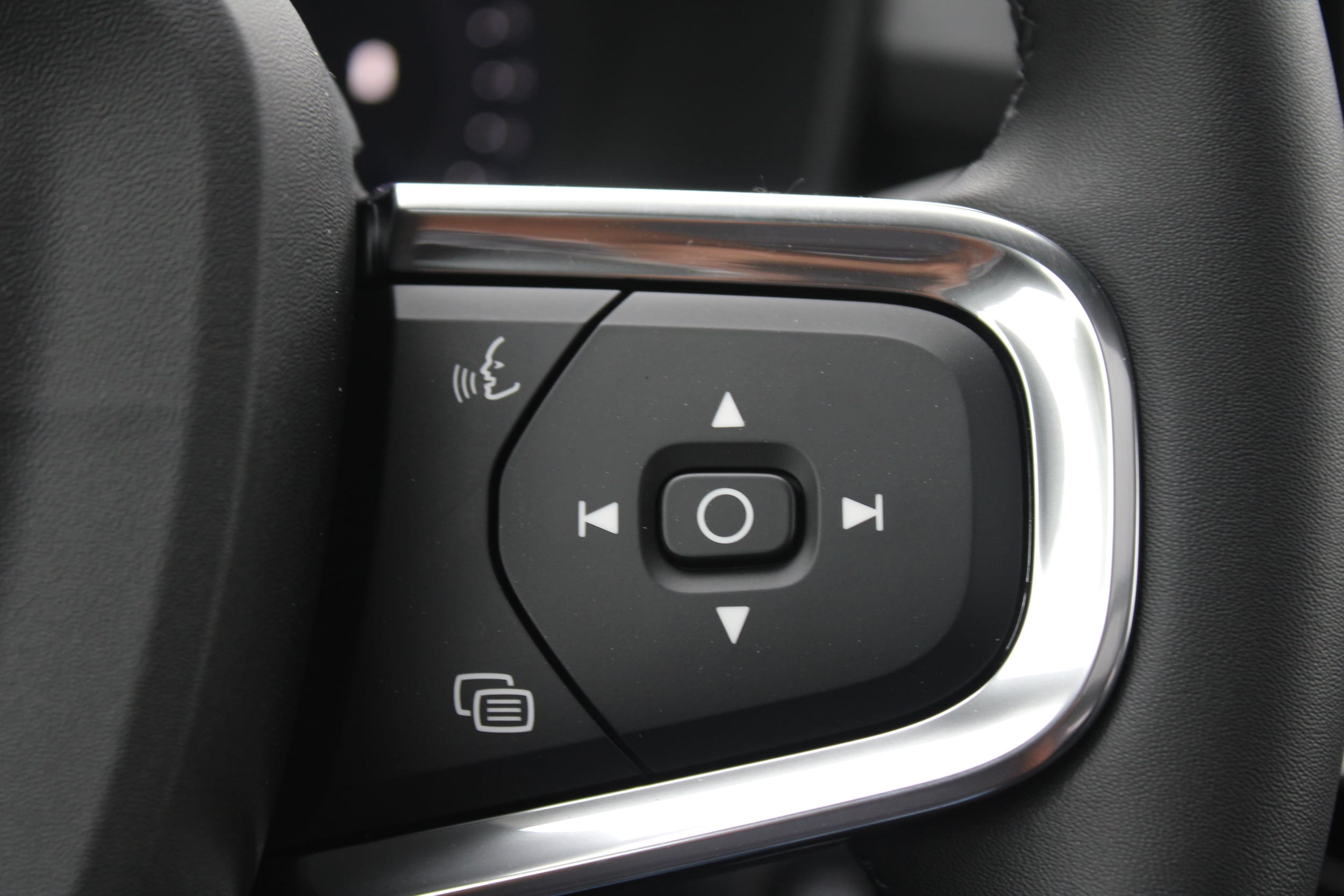 2026 Volvo XC40 Plus - Photo 22
