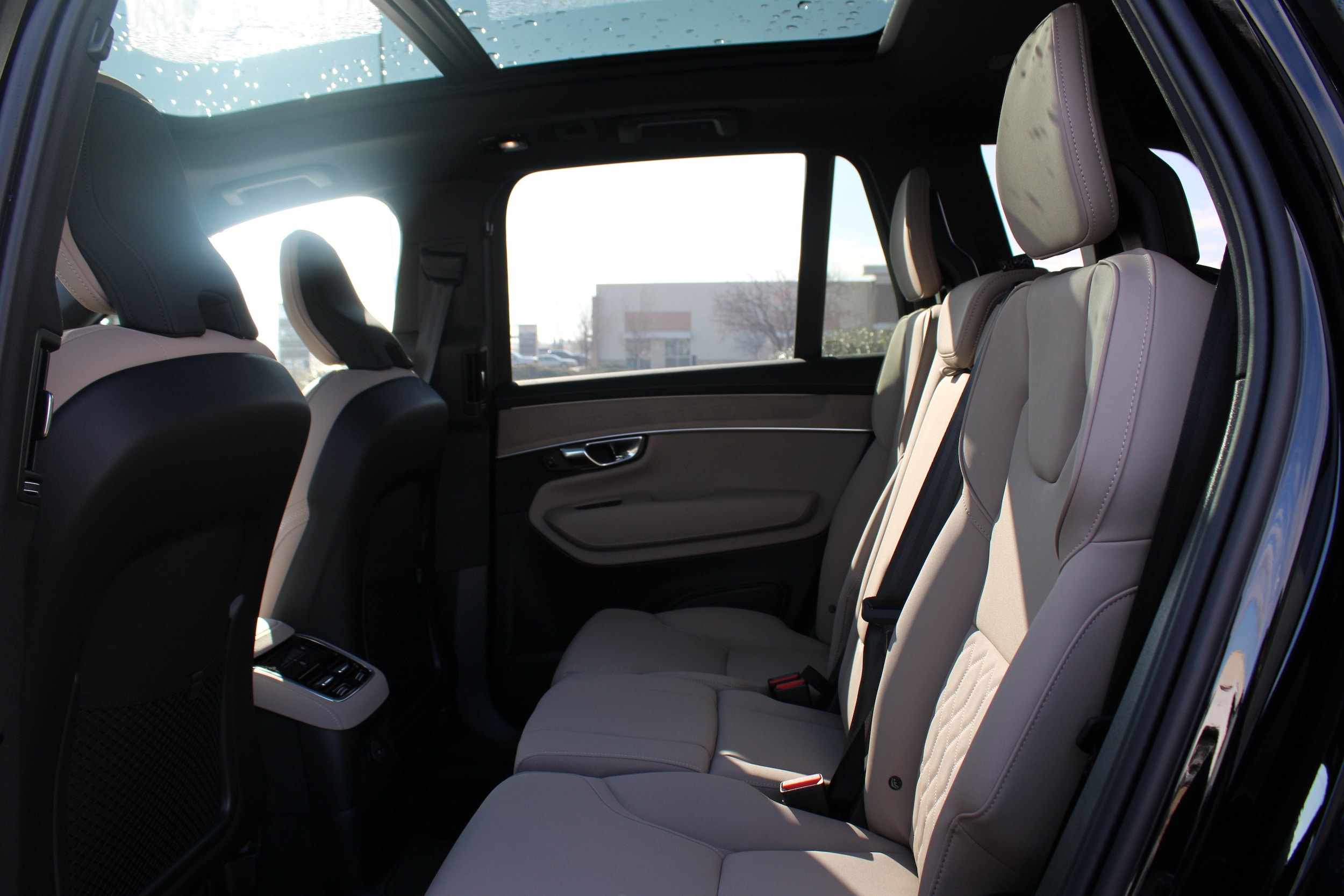 2026 Volvo XC90 Plus - Photo 36