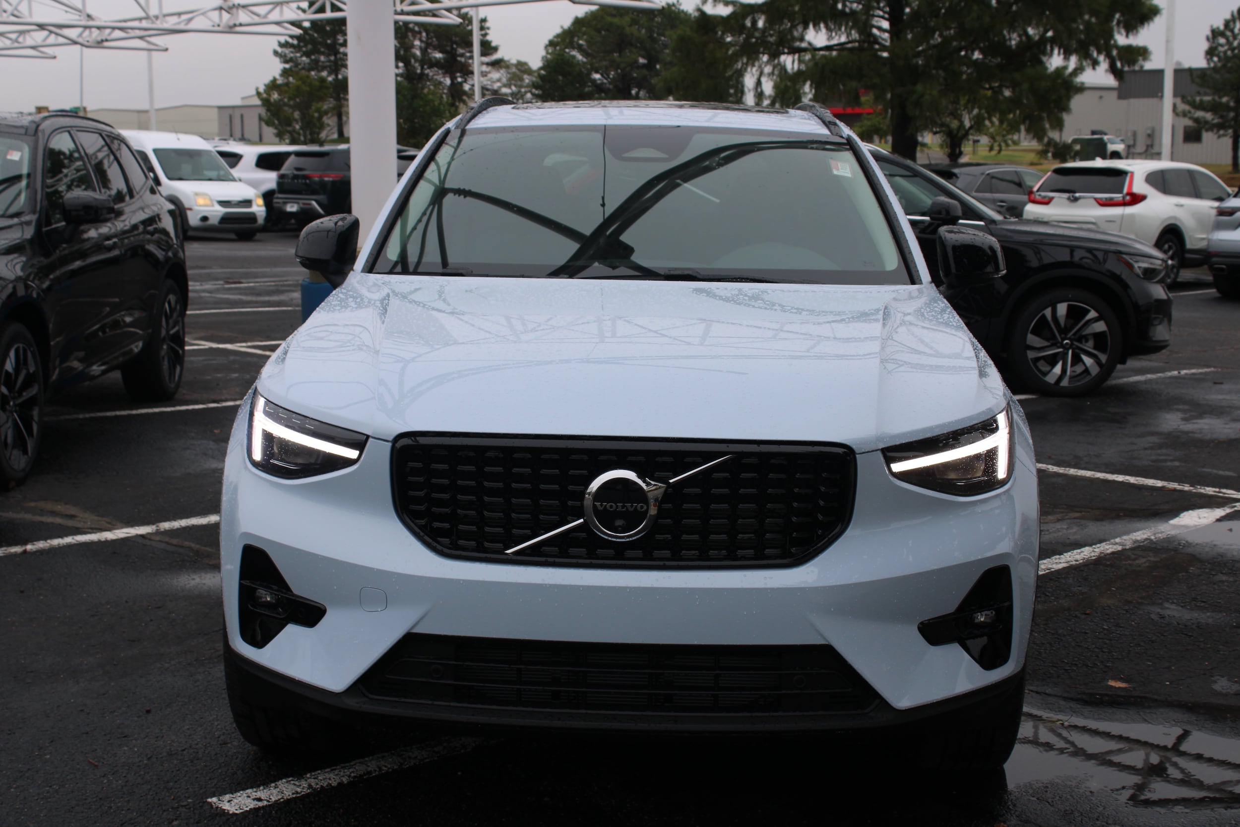 2026 Volvo XC40 Plus - Photo 7