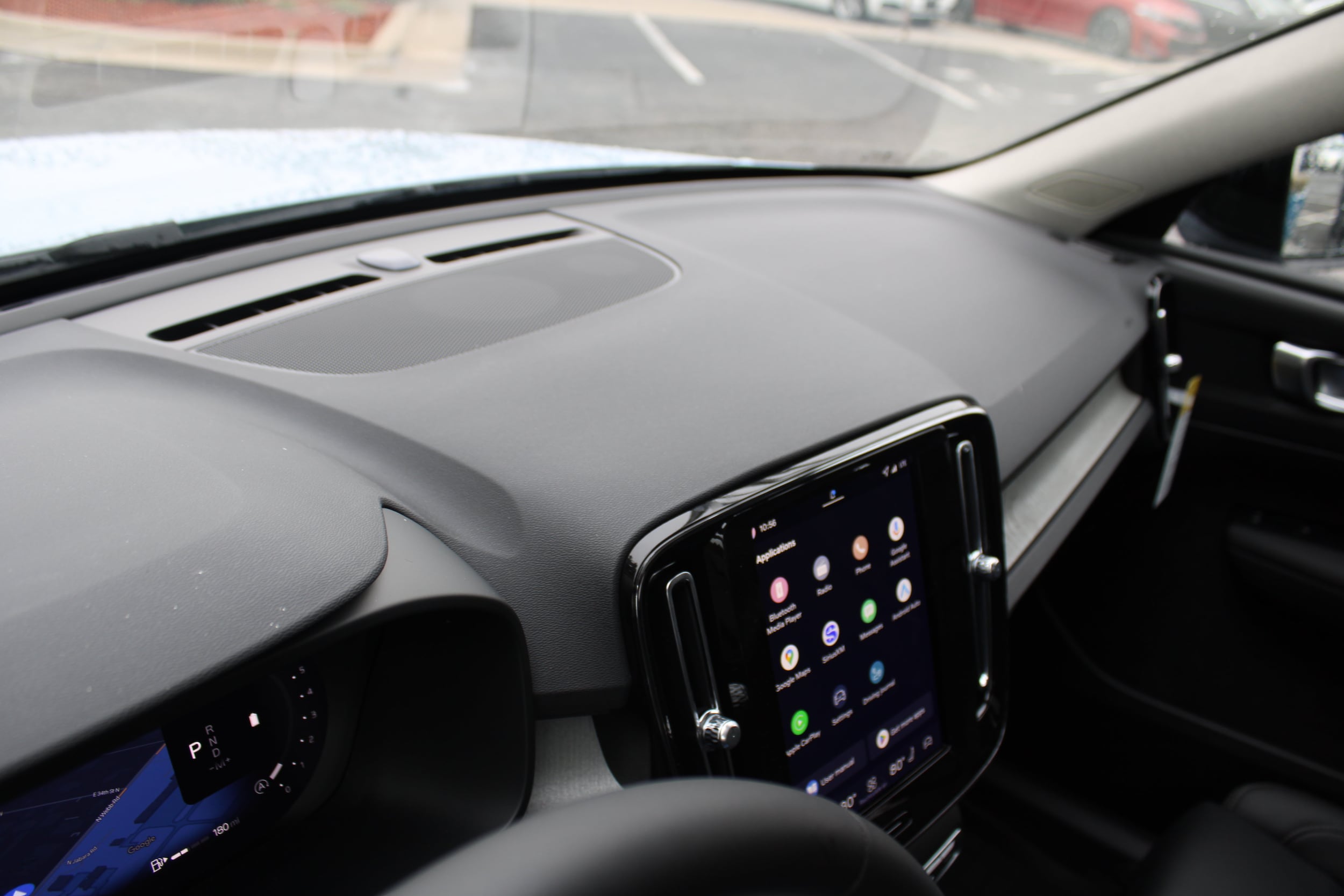 2026 Volvo XC40 Plus - Photo 33