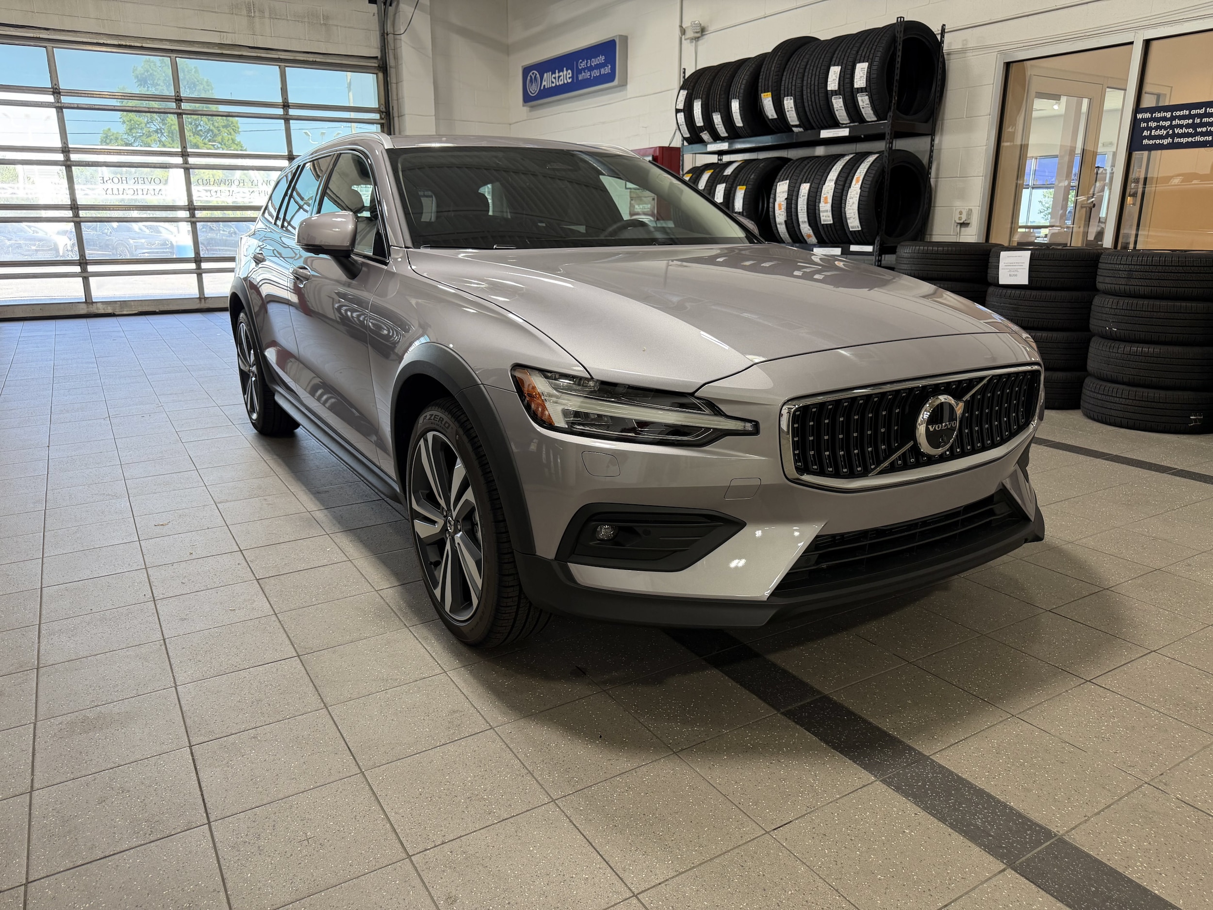 2026 Volvo V60 Cross Country Plus