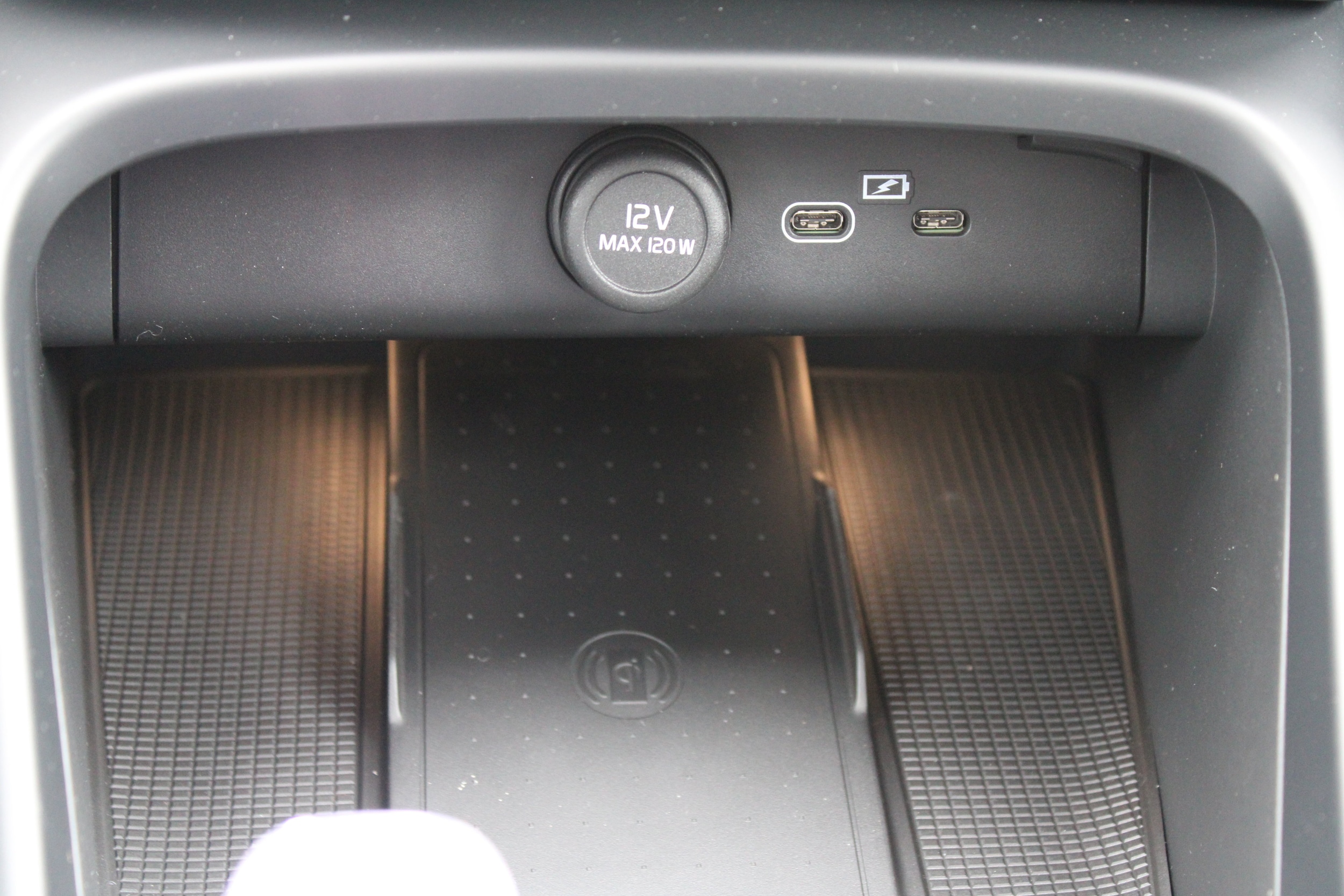 2026 Volvo XC40 Plus - Photo 27