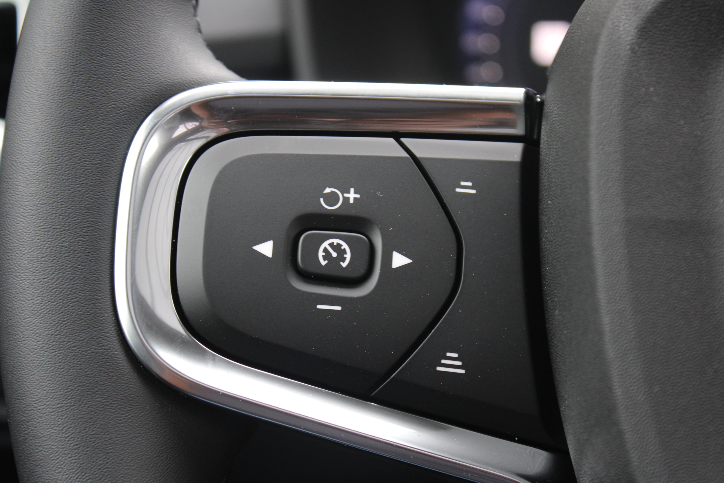2026 Volvo XC40 Plus - Photo 21