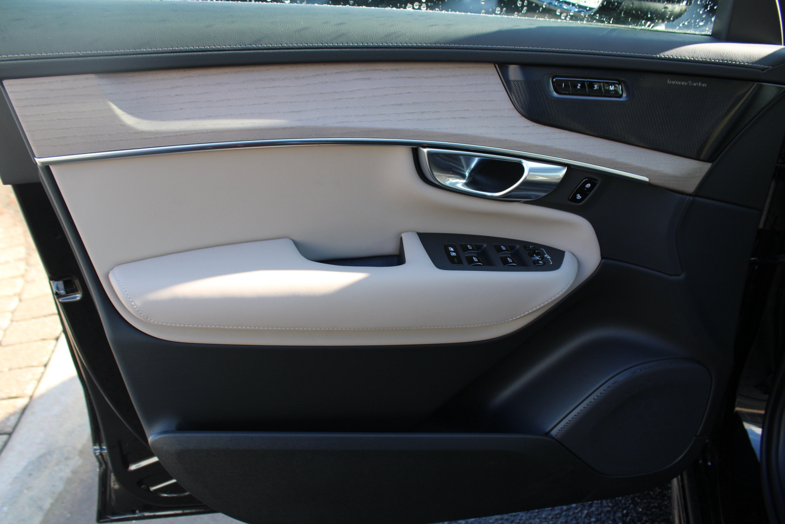 2026 Volvo XC90 Plus - Photo 15