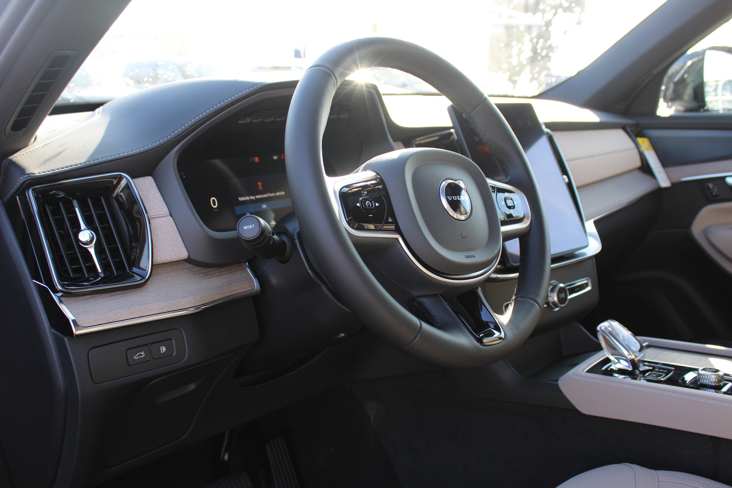 2026 Volvo XC90 Plus - Photo 18