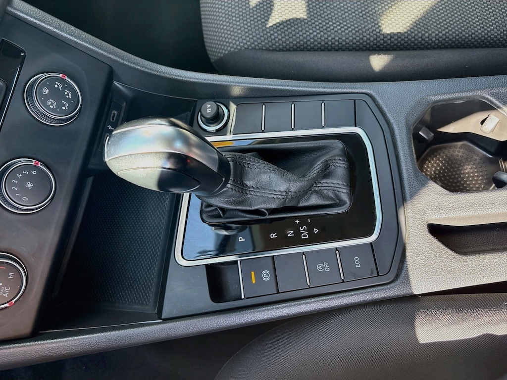 Used 2020 Volkswagen Jetta S Auto w/Ulev
