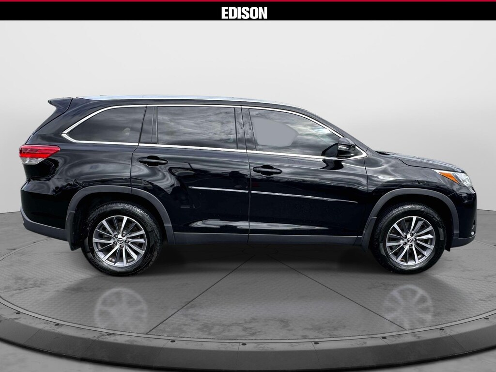 Used 2019 Toyota Highlander SE V6 AWD (Natl) Sport Utility