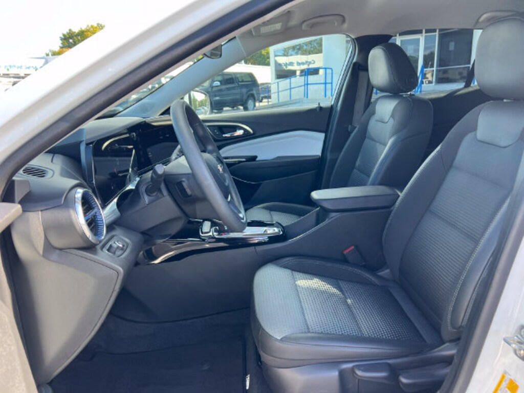 Used 2026 Chevrolet Trax LT SUV