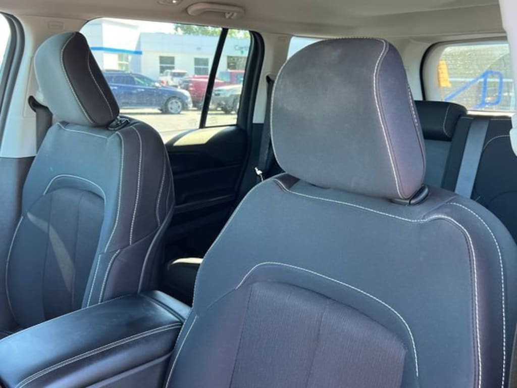 Used 2023 Jeep Grand Cherokee Laredo 4x4 SUV
