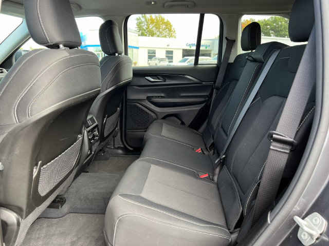 Used 2023 Jeep Grand Cherokee Laredo 4x4 SUV