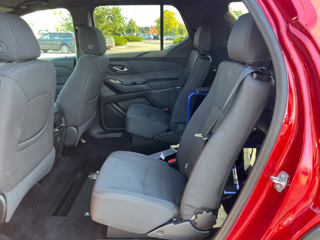 Used 2023 Chevrolet Traverse LT SUV