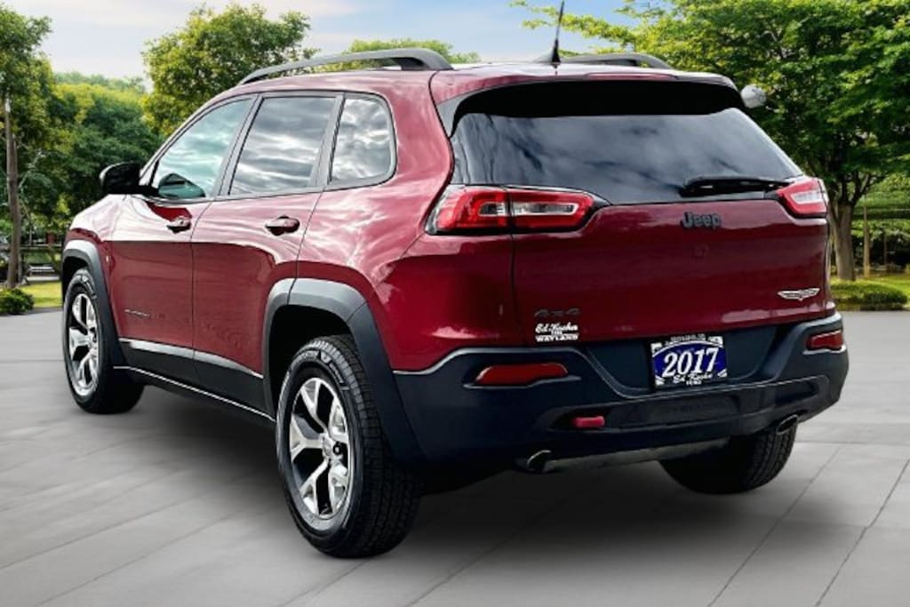 Used 2017 Jeep Cherokee Trailhawk SUV