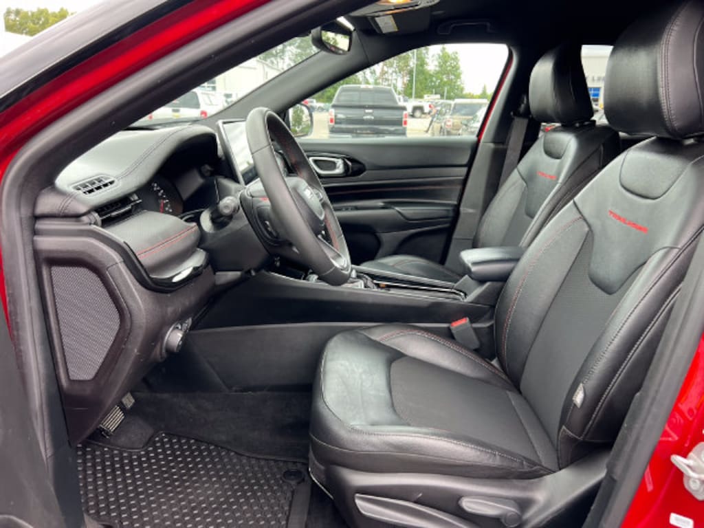 Used 2025 Jeep Compass Trailhawk SUV